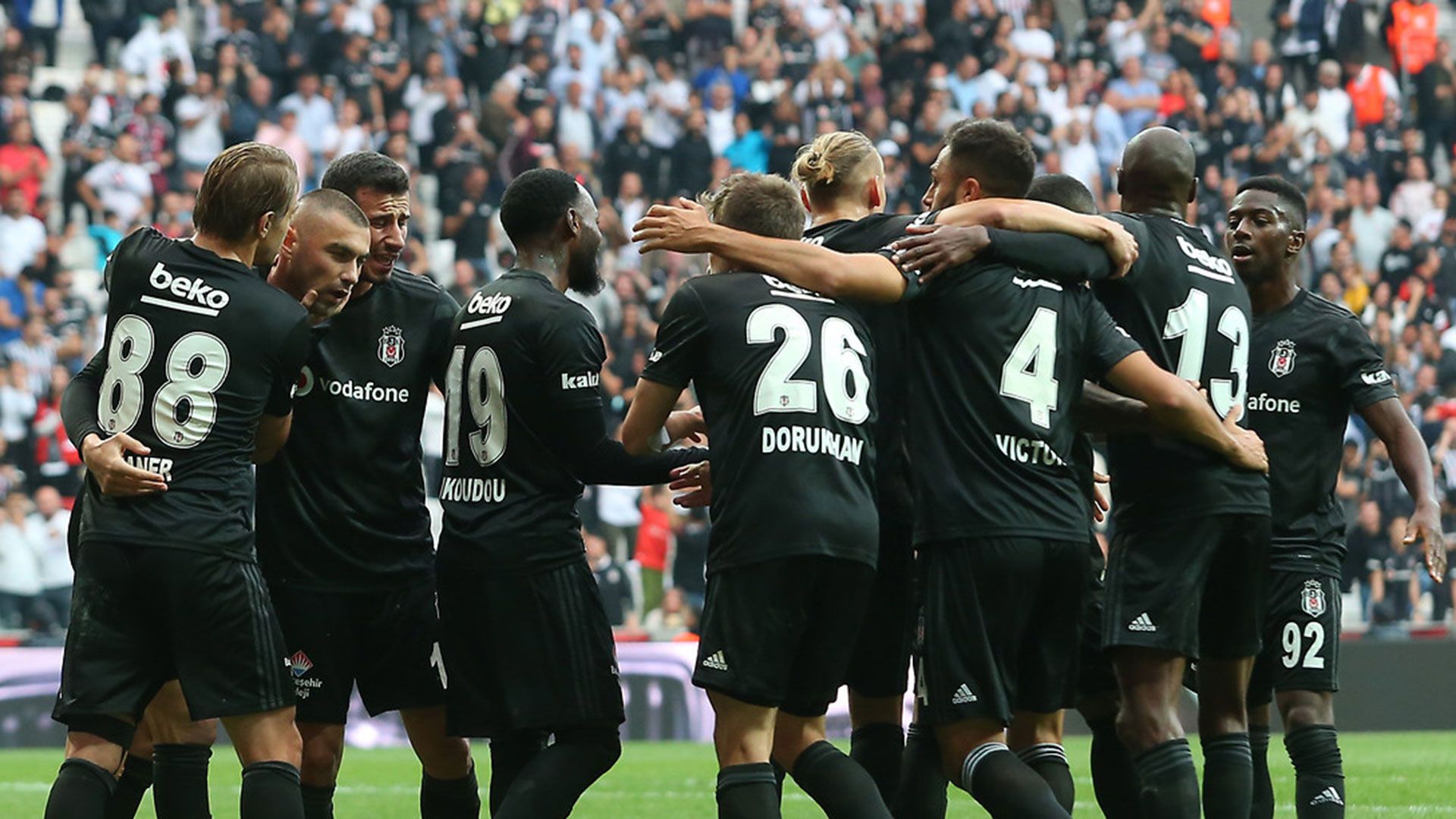 Besiktas Alanyaspor Goal Celebration 20062019