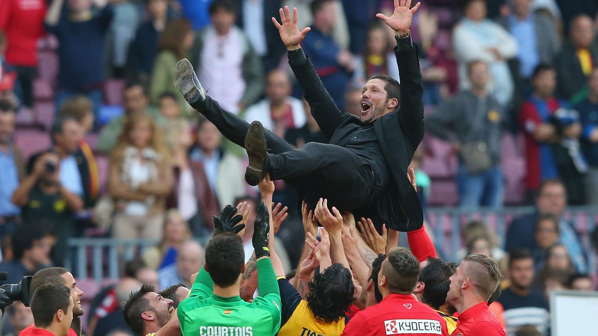 El Atlético de Madrid se proclamó campeón de la Liga 2013-2014 tras empatar a un gol con el Barcelona en el Camp Nou con gol de Godín