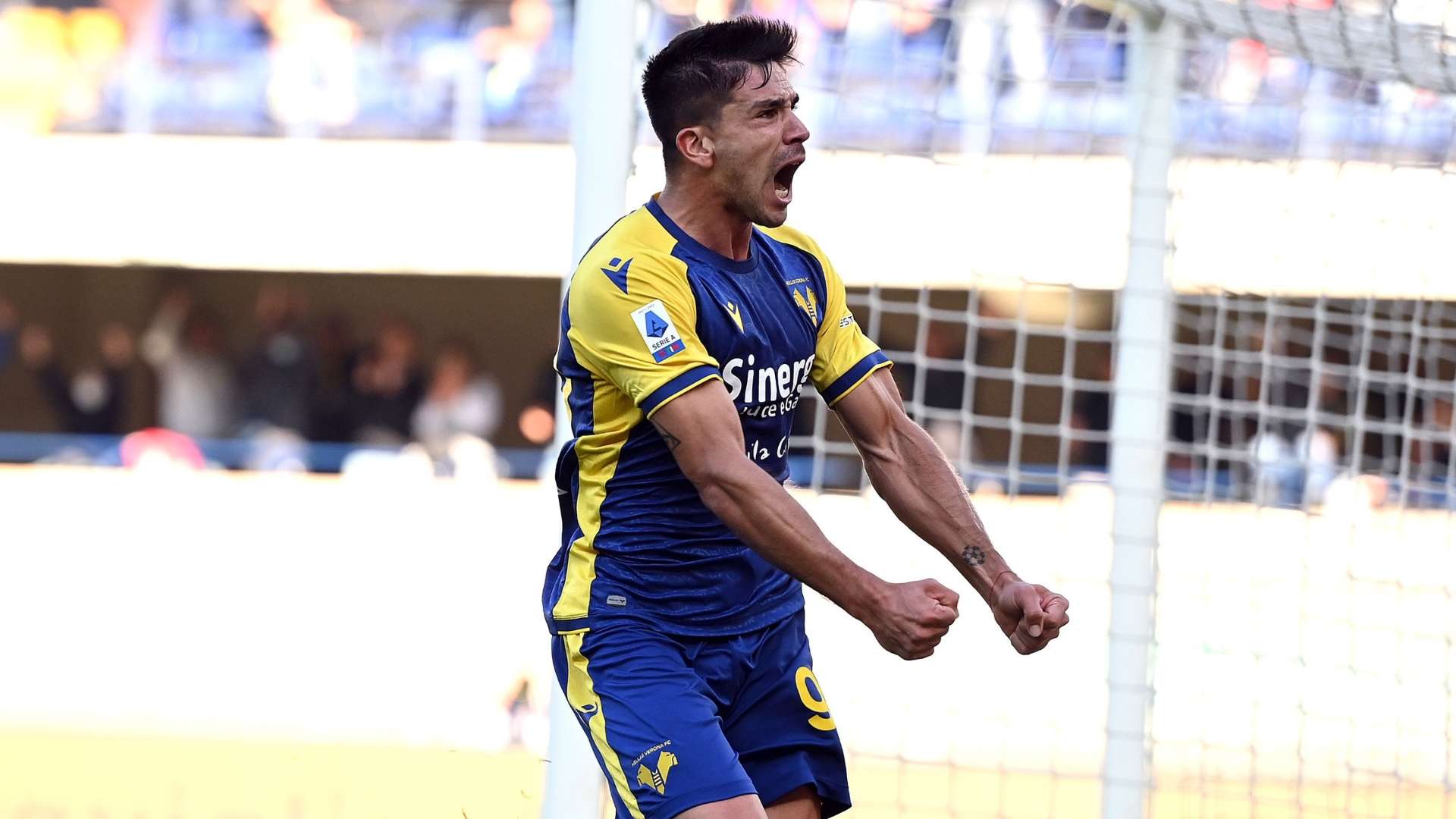Giovanni Simeone Verona Lazio celebrating