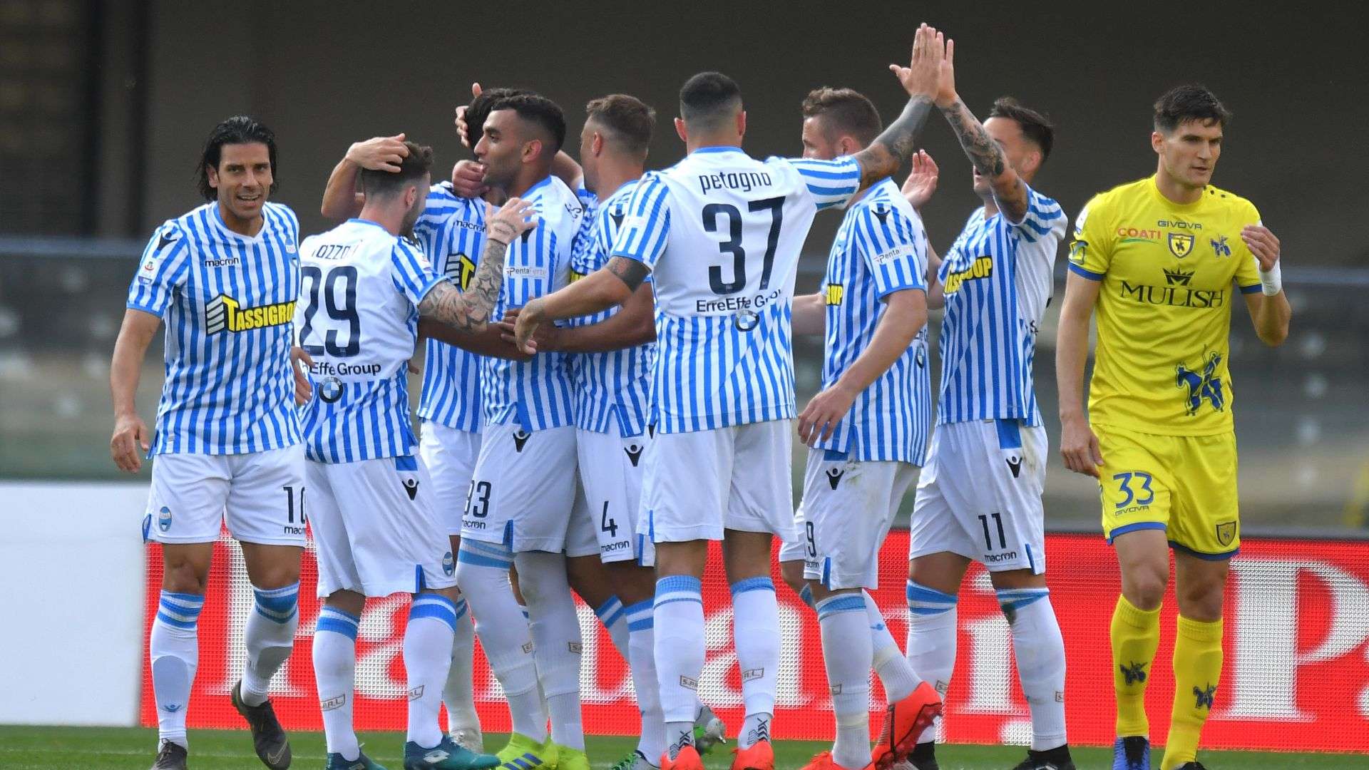 SPAL players celebrating Chievo SPAL Serie A