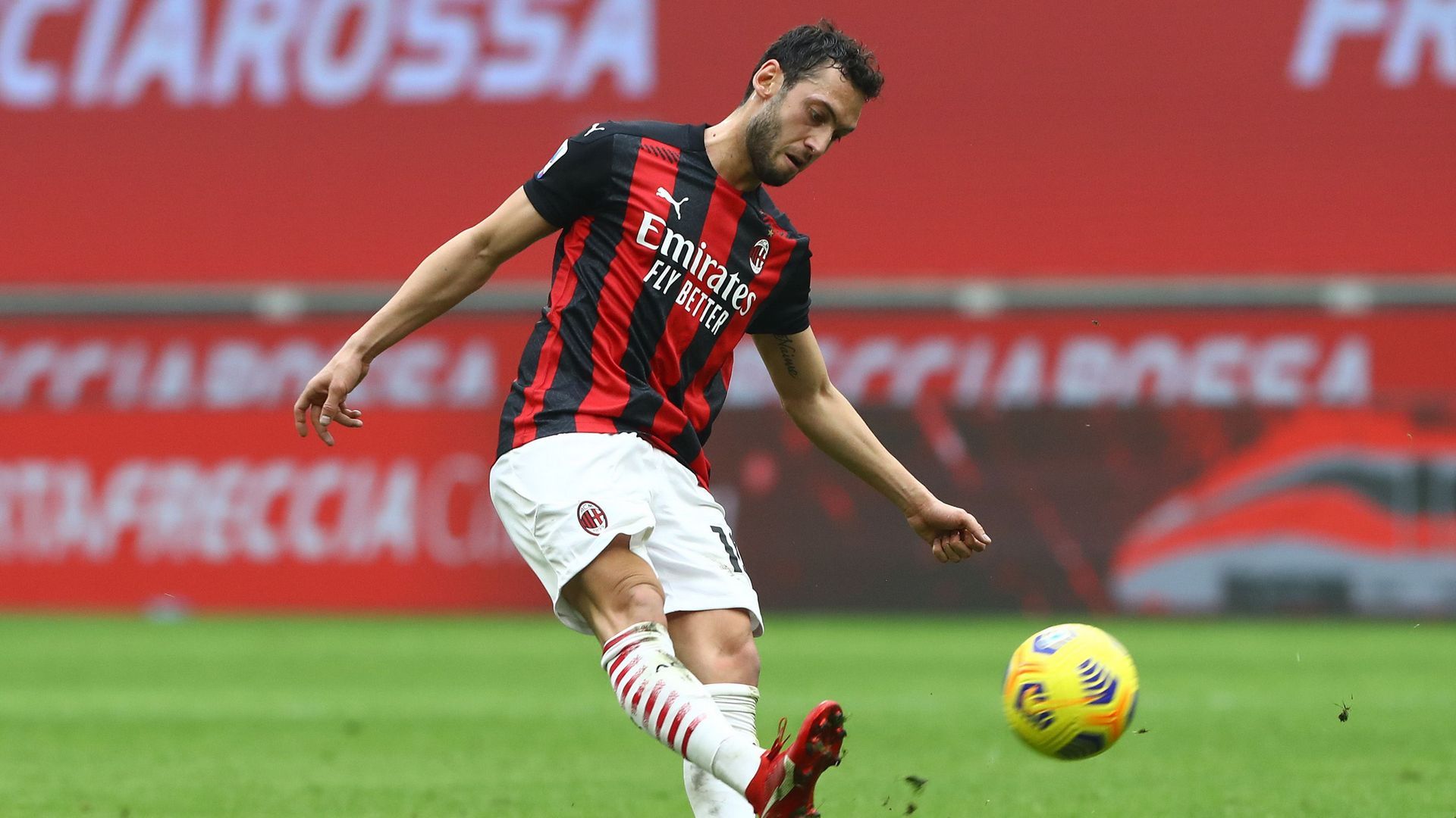 Hakan Calhanoglu AC Milan vs Inter 02.21.2021