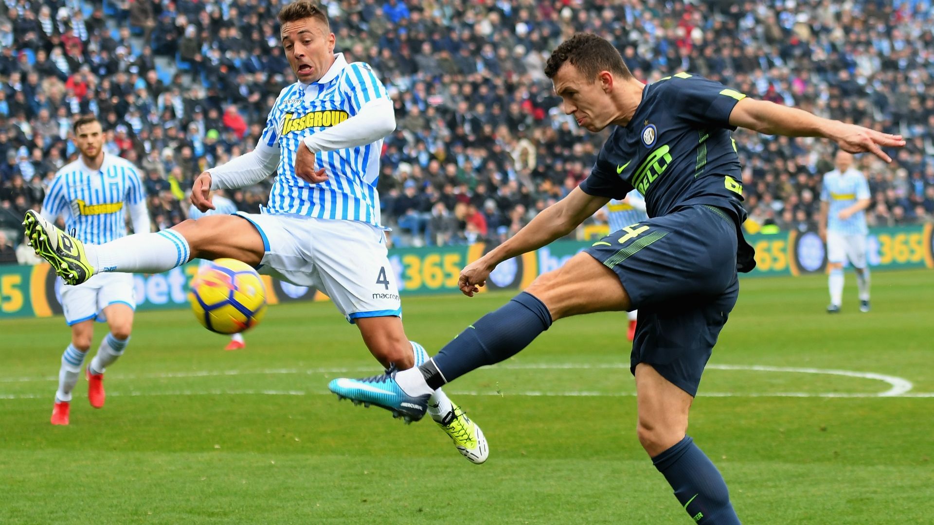 Ivan Perisic Thiago Cionek SPAL Inter Serie A