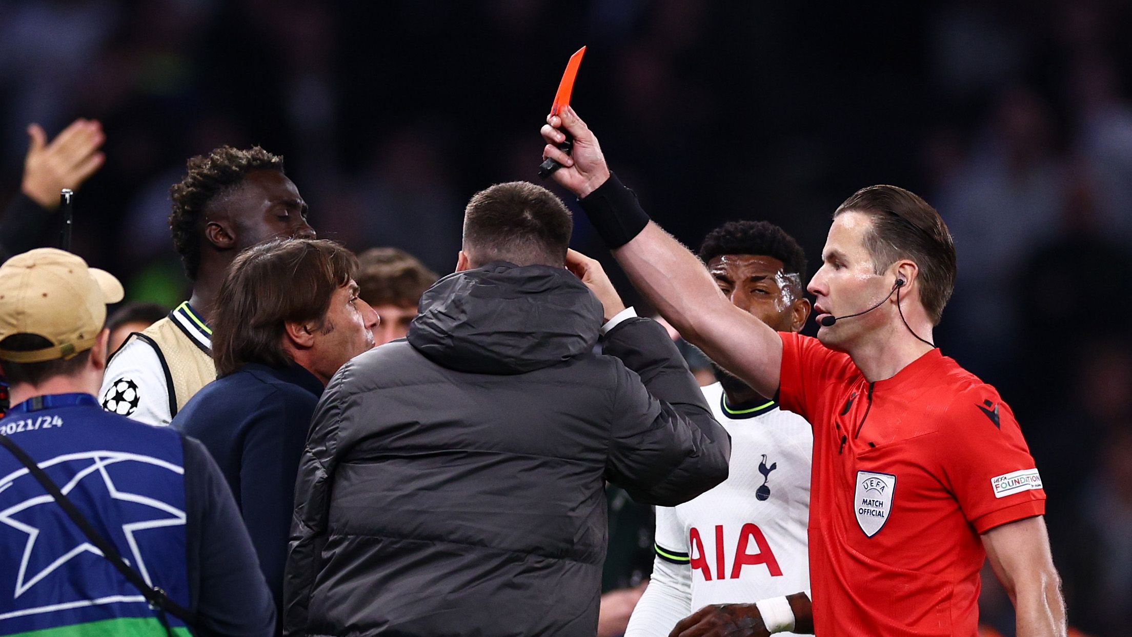 Antonio Conte red card Tottenham Sporting 2022-23