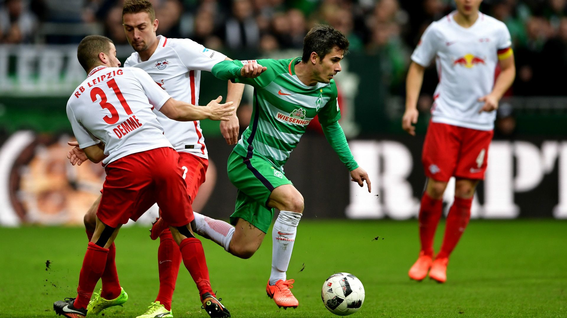 Fin Bartels Diego Demme Stefan Ilsanker Werder Bremen RB Leipzig