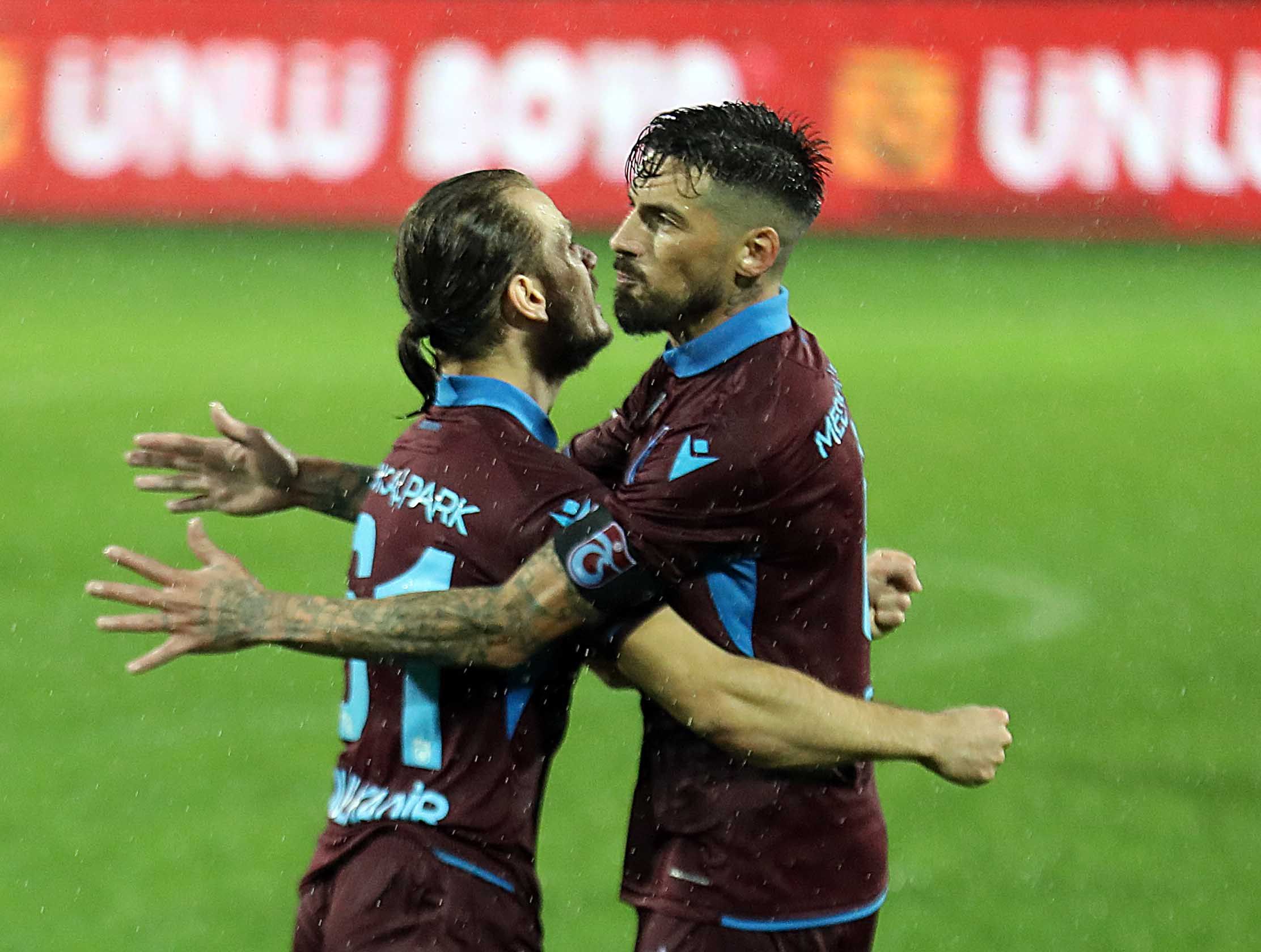 Abdulkadir Parmak, Jose Sosa celebration, Caykur Rizespor v Trabzonspor 10062019