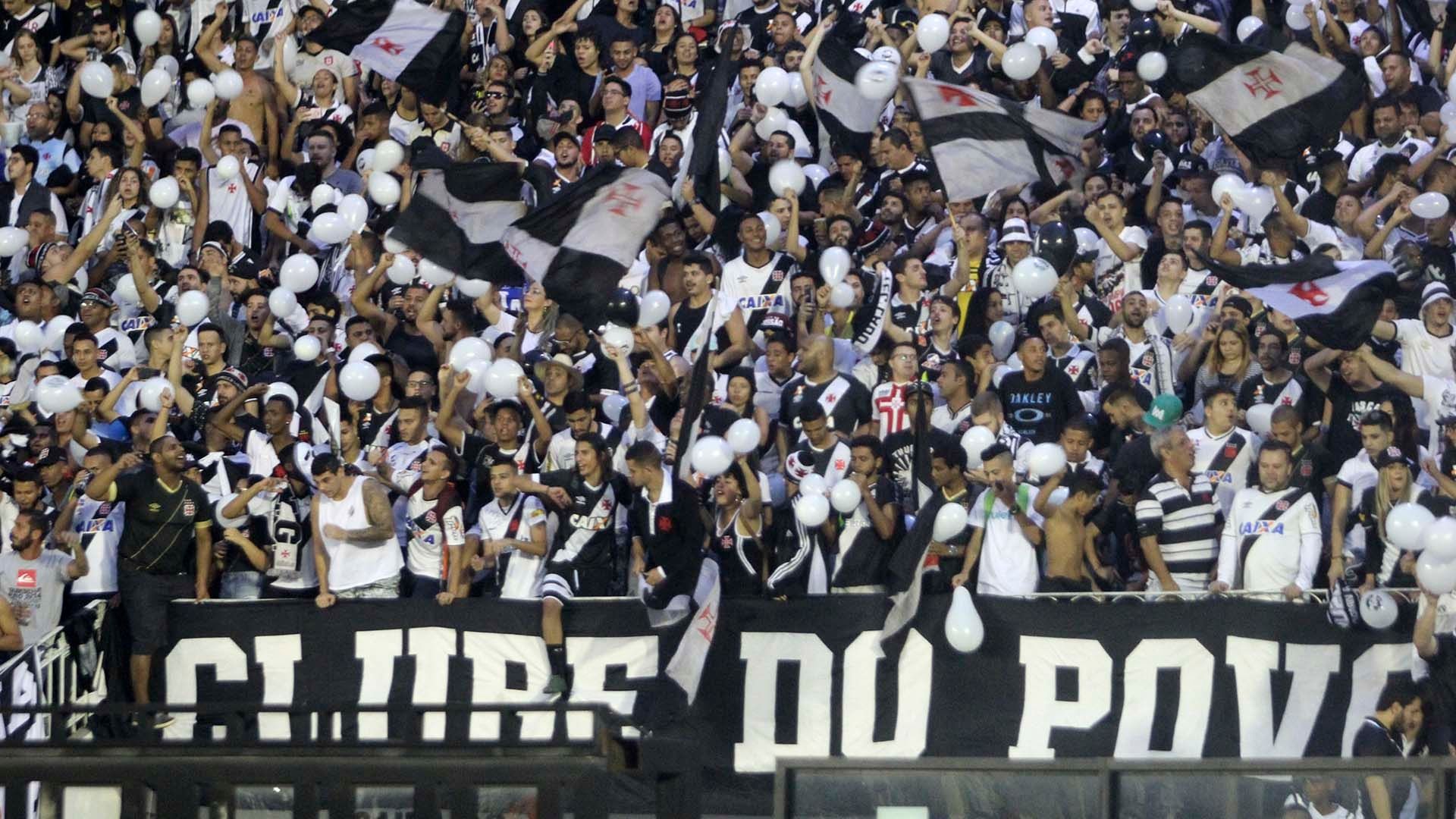 Torcida Vasco x Flamengo São Januário Brasileirão 08 07 17