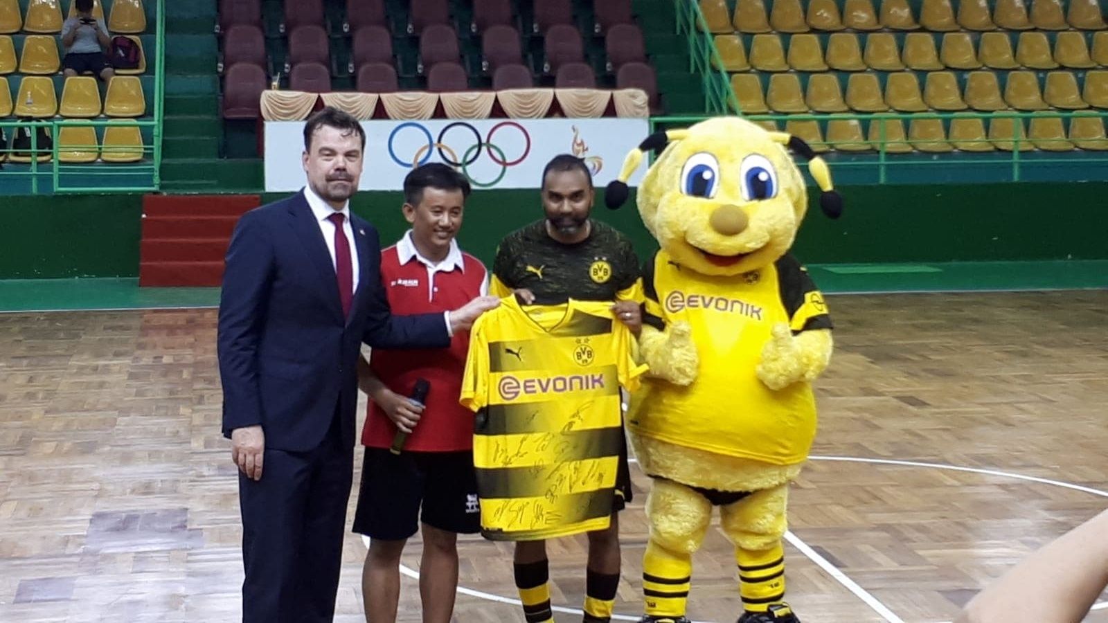 Giải bóng đá giao hữu futsal Starbalm - Dortmund 2019