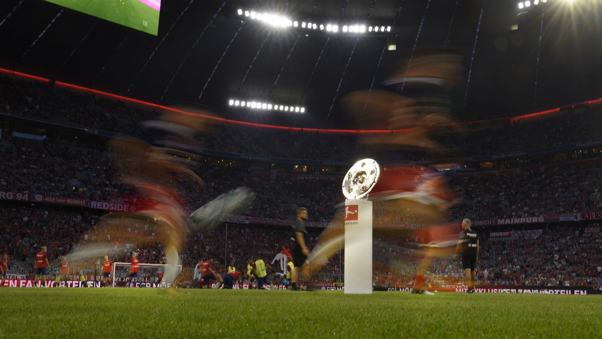 ONLY GERMANY Meisterschale Trophäe Trophy Allianz Arena