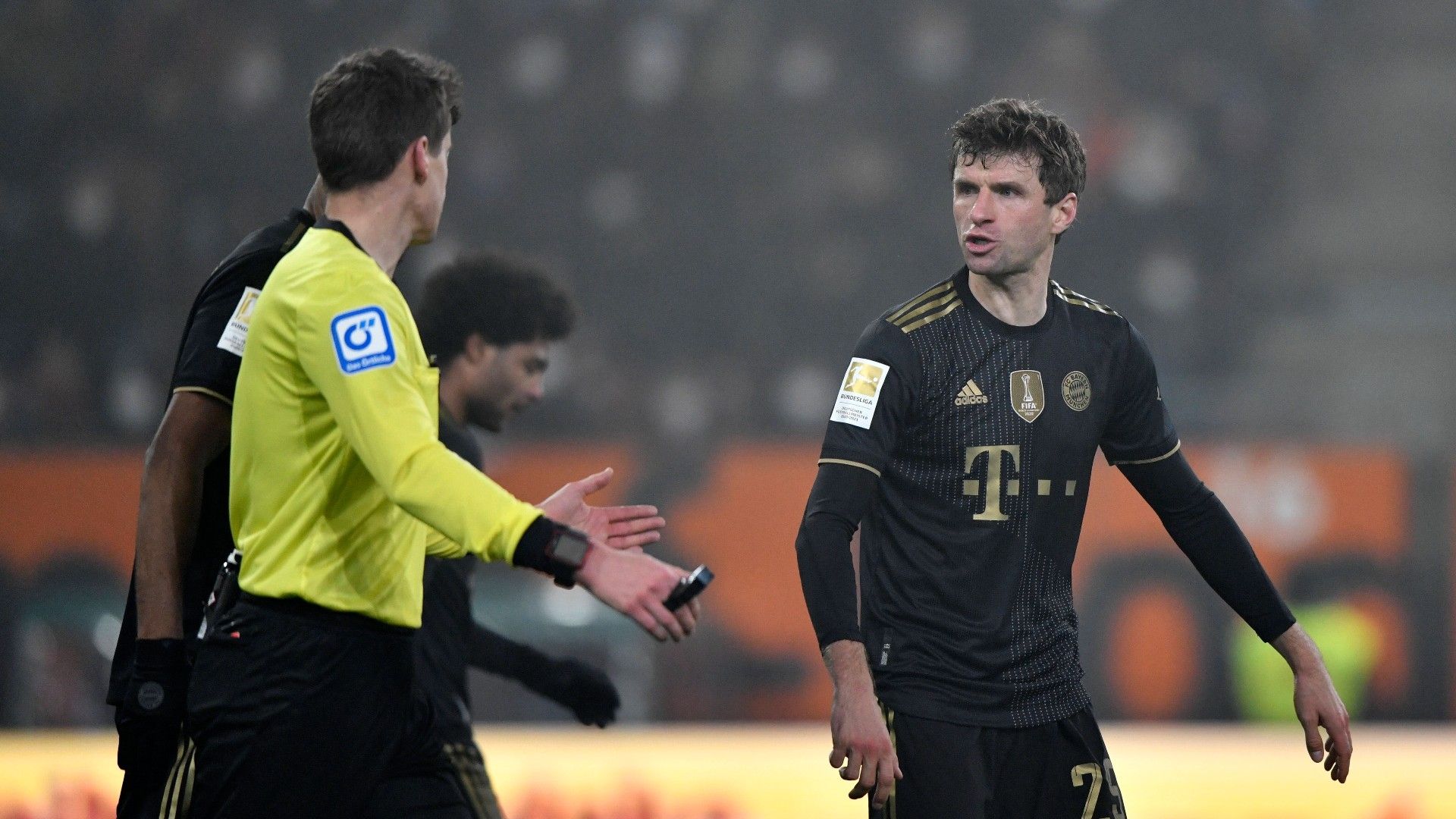 ONLY GERMANY Thomas Müller Referee Bayern Augsburg