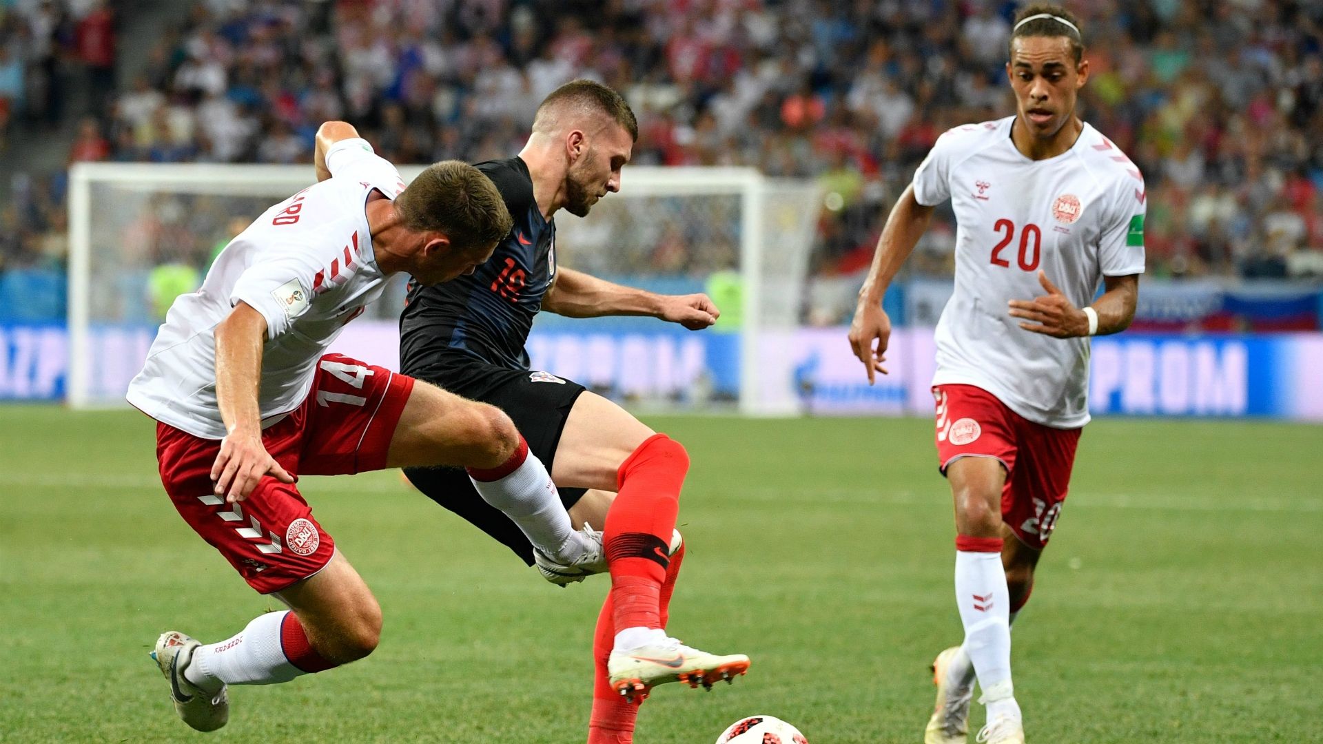 Henrik Dalsgaard Ante Rebic Denmark Croatia 01072018