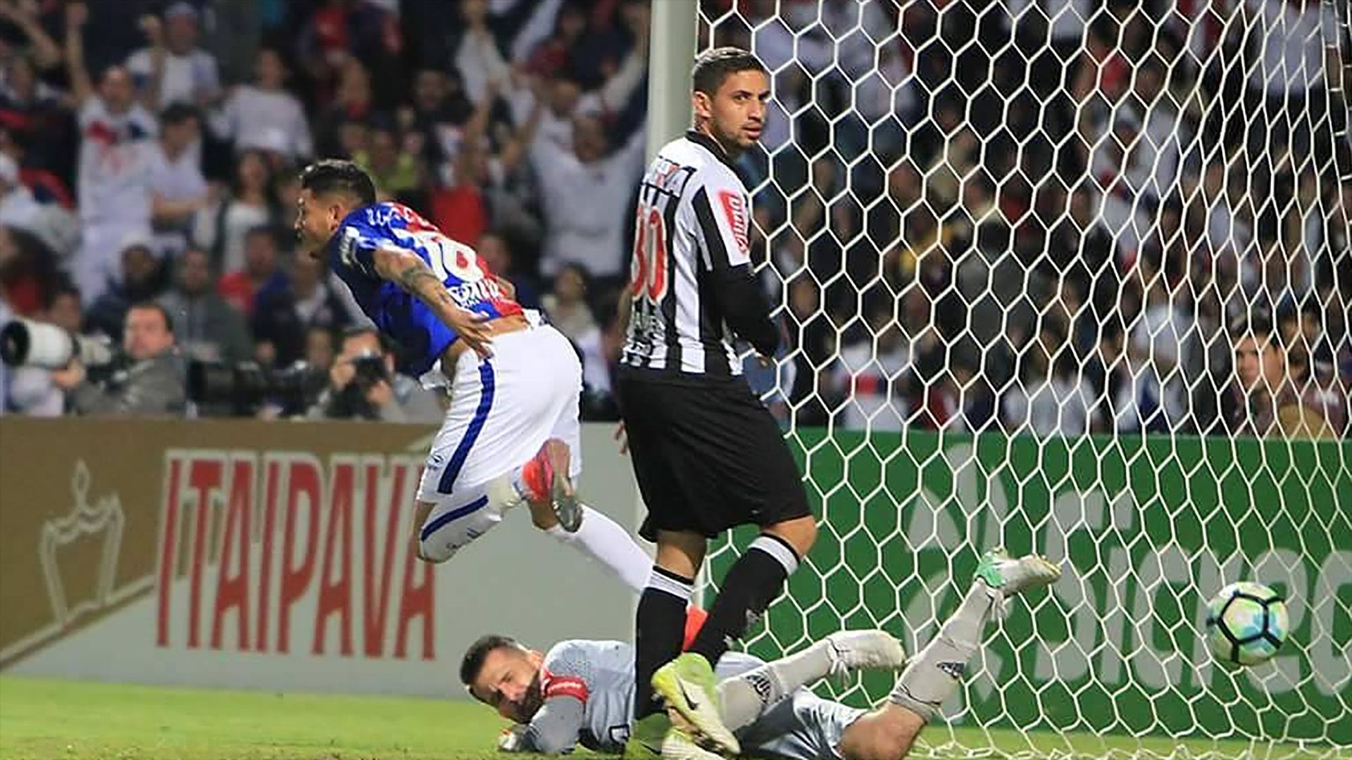 Felipe Alves Gabriel Victor Parana Atletico-MG CdB 24052017