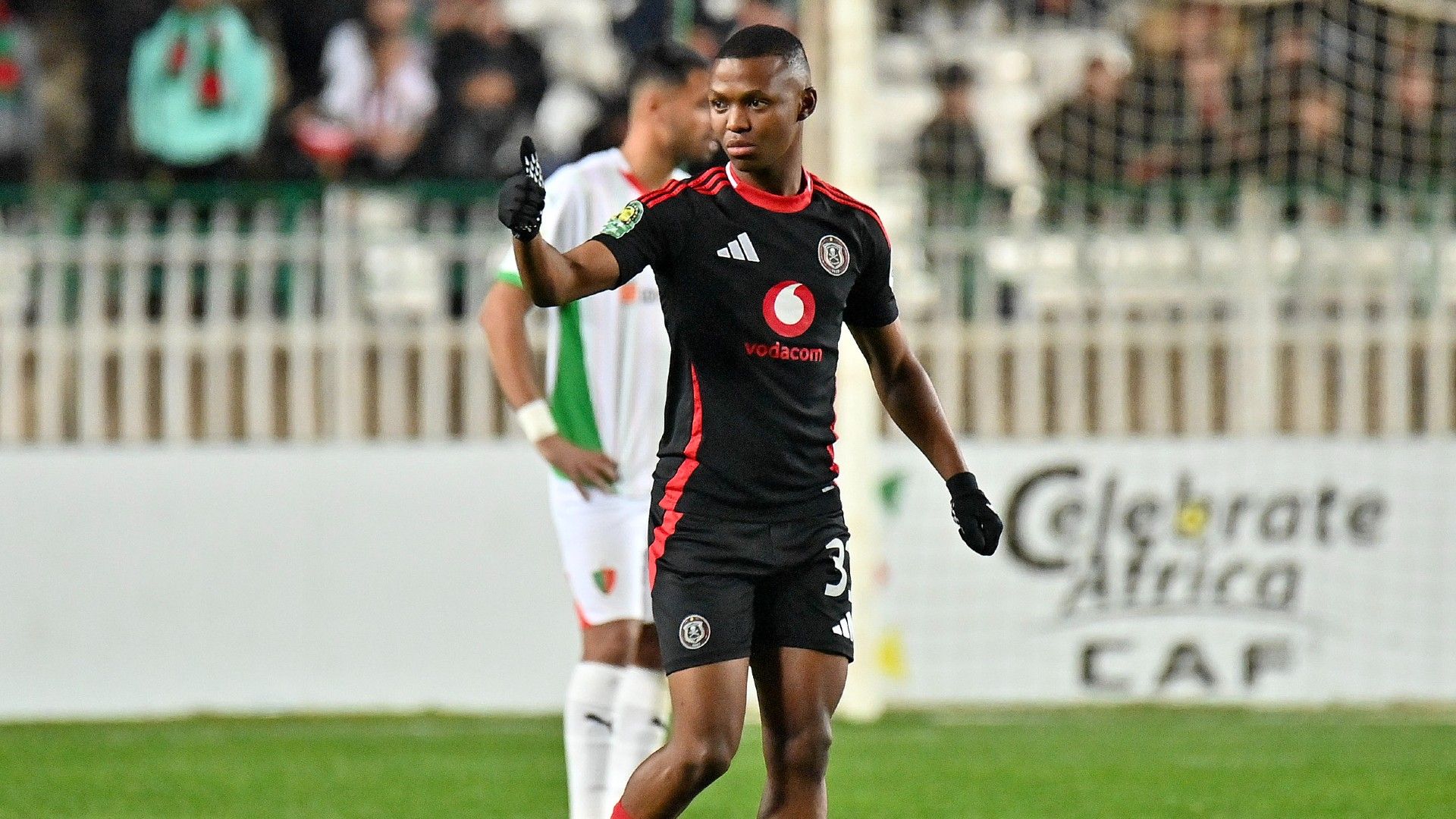 Mohau Nkota strikes in Algeria again to hand Orlando Pirates advantage  after Caf Champions League victory over MC Alger | Goal.com South Africa
