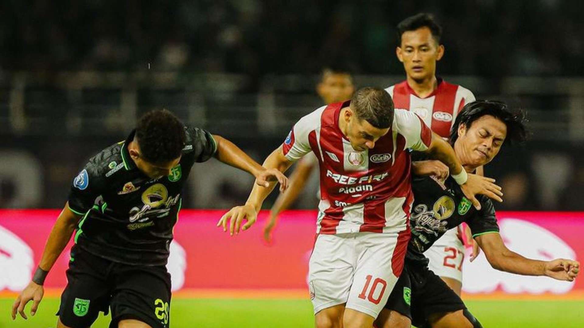 Persebaya Surabaya vs Persis Solo 13122023