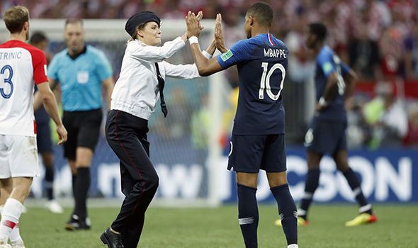 اقتحام نهائي كأس العالم