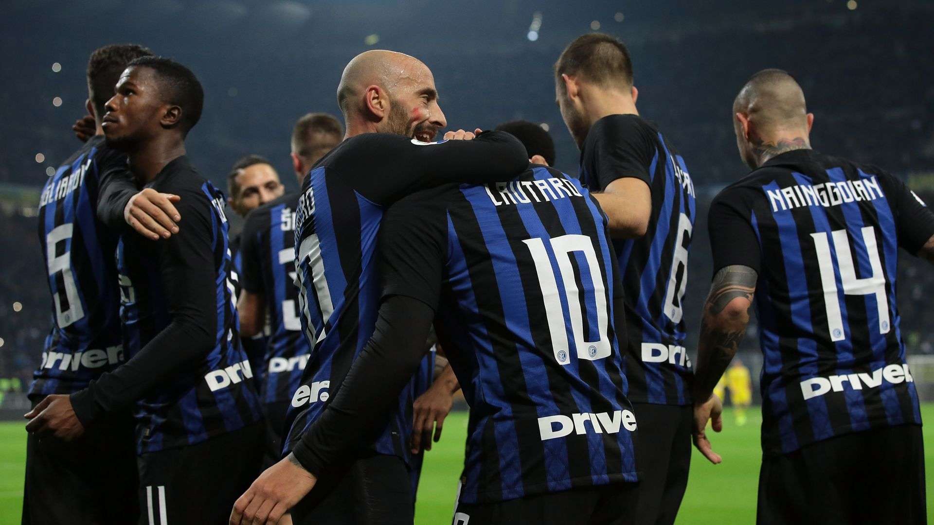 Inter players celebrating Inter Frosinone Serie A