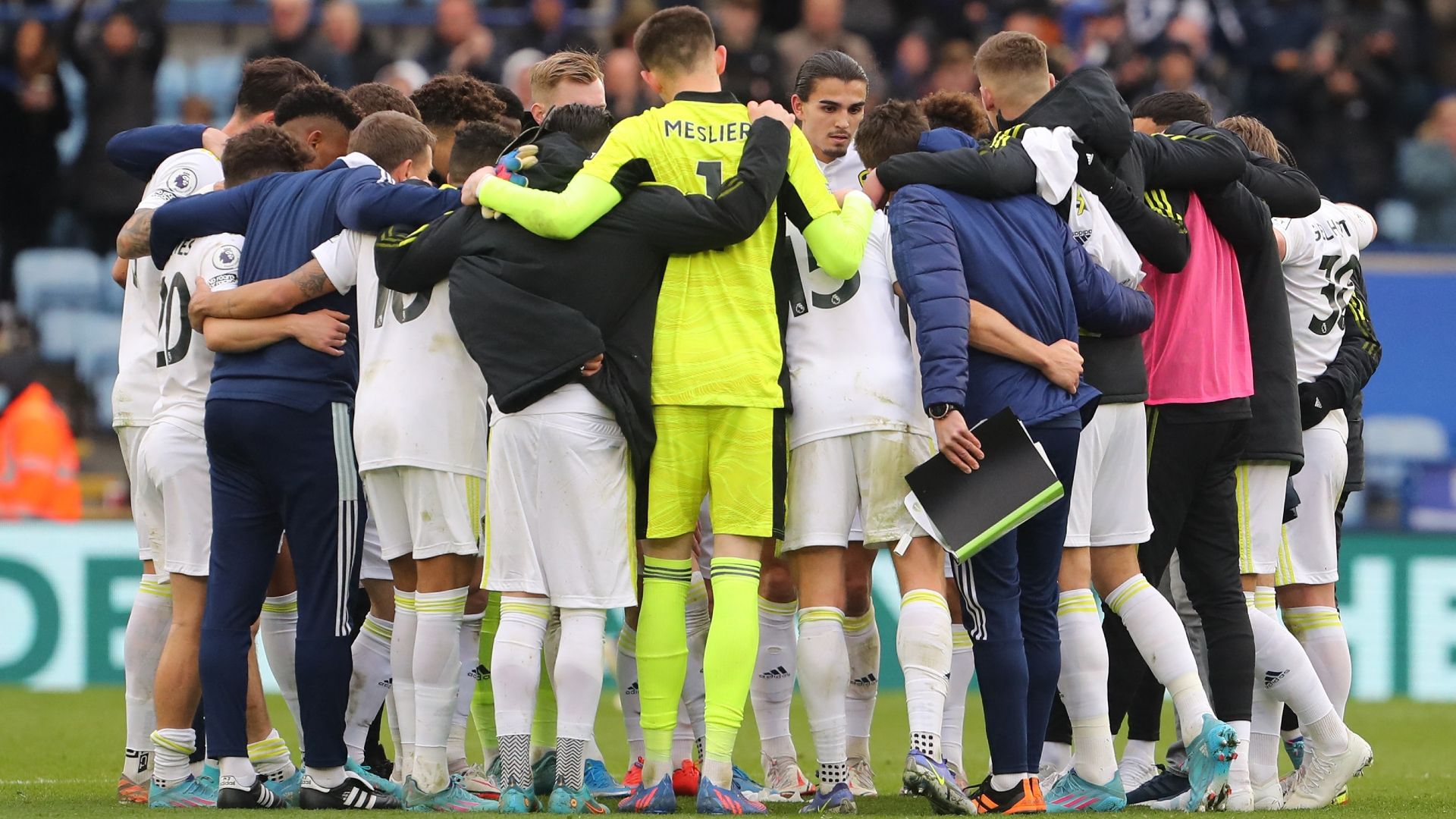 Leeds huddle 2021-22