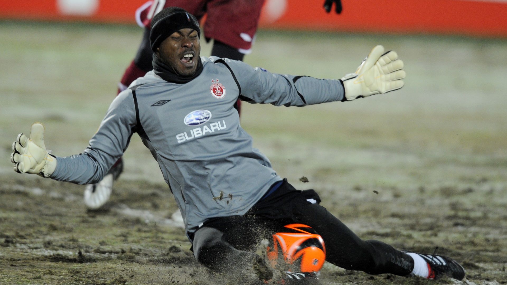 Vincent Enyeama of Hapoel Tel-Aviv