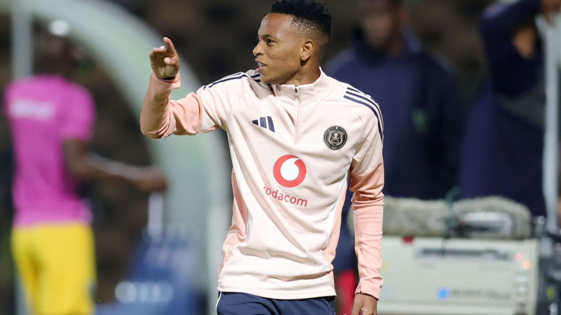 Relebohile Mofokeng, Orlando Pirates