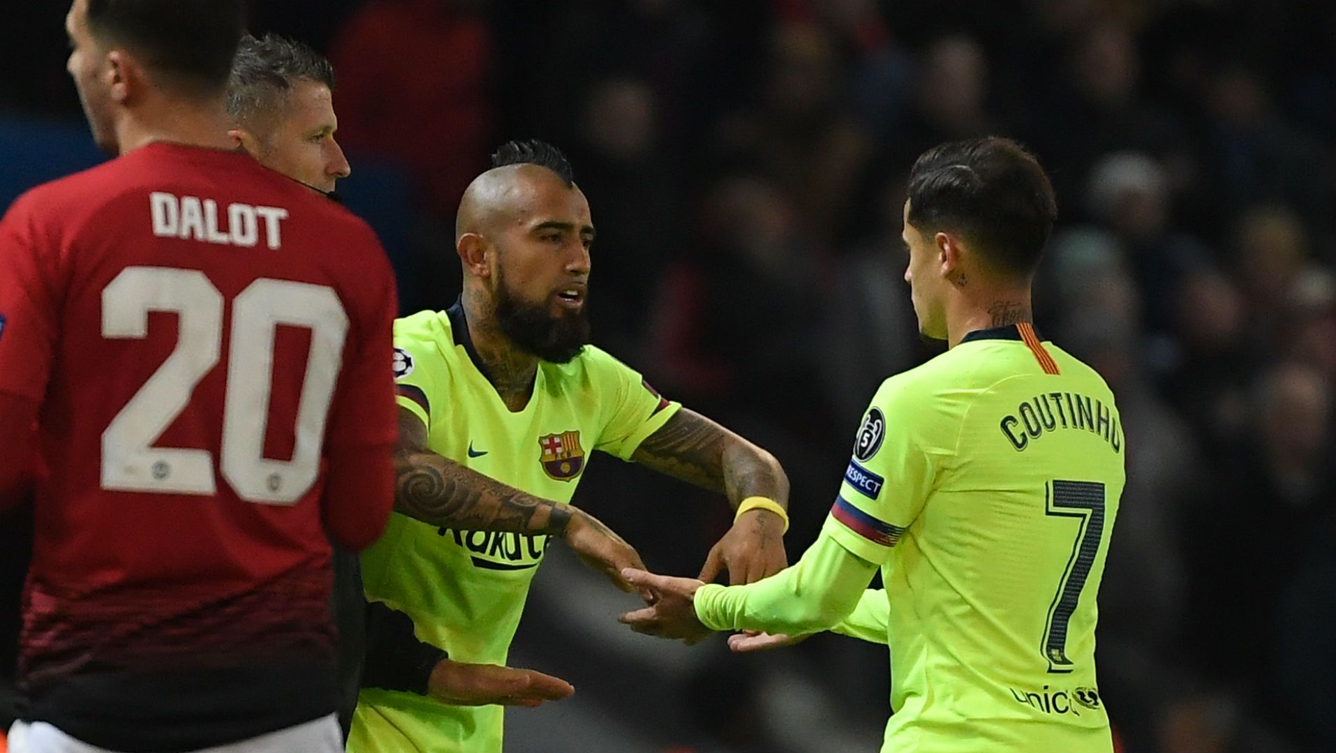 100419 Arturo Vidal Coutinho Dalot Manchester United Barcelona
