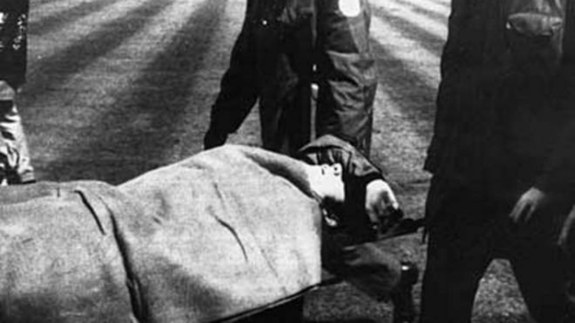 Roberto Boninsegna in barella M'Gladbach Inter 1971