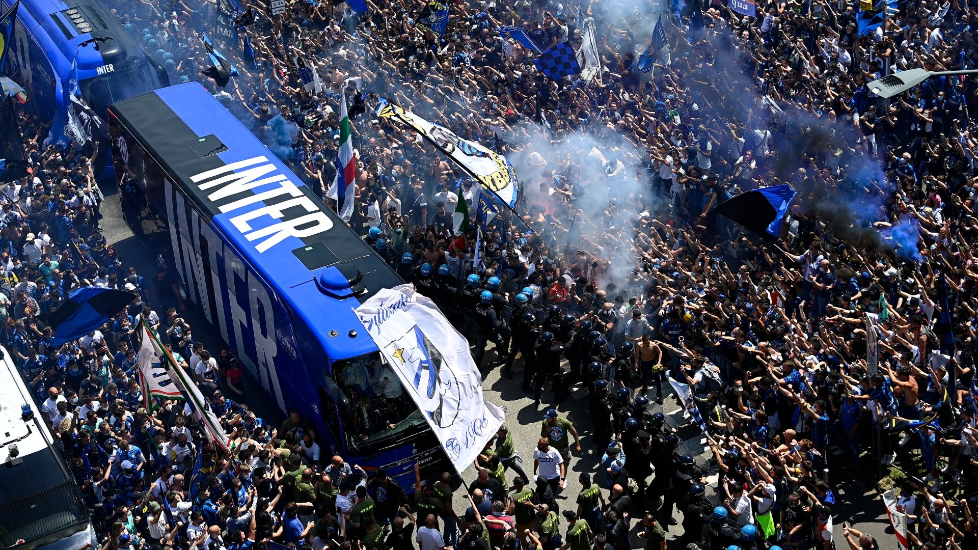Inter fans autobus