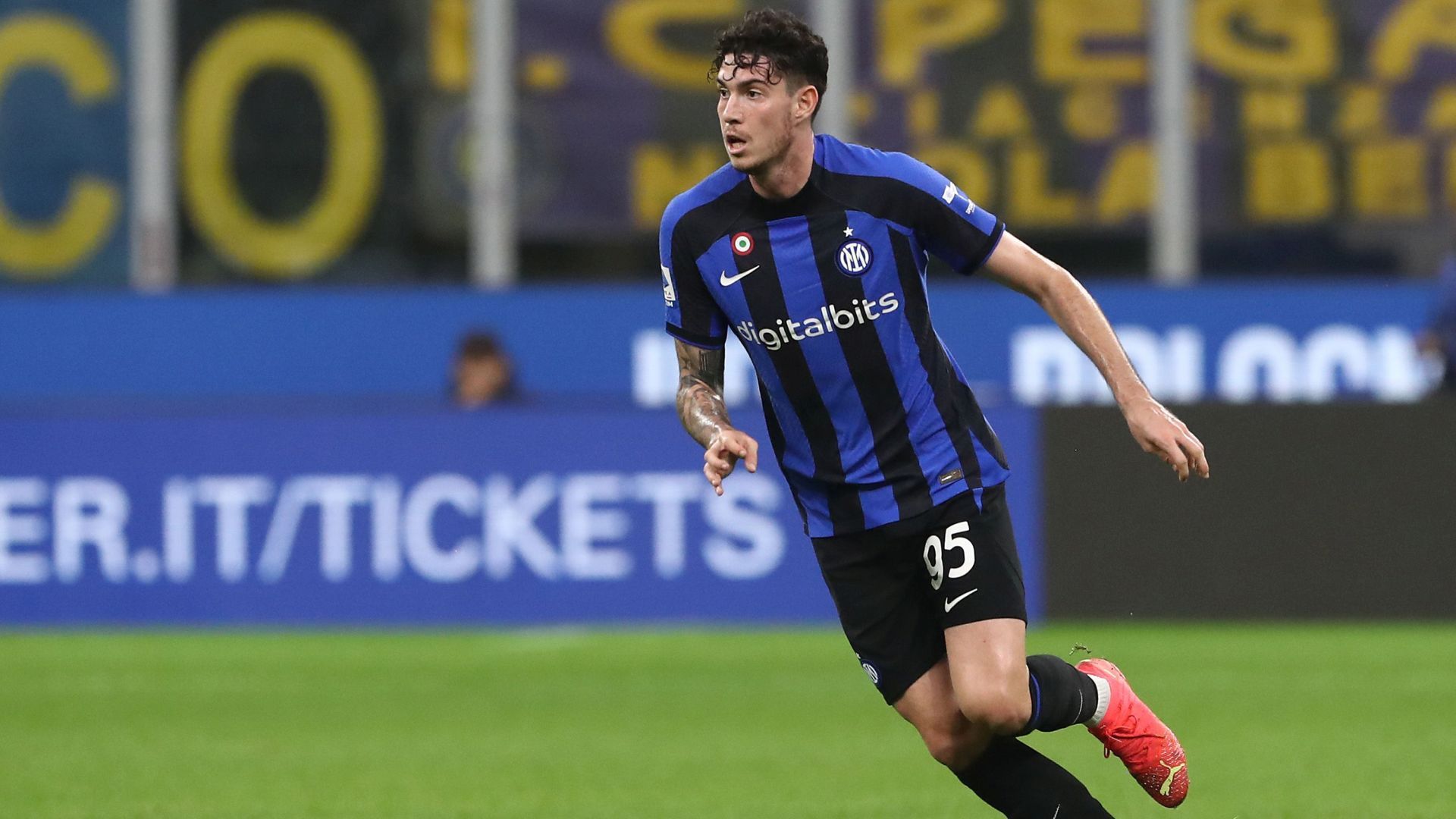 Bastoni Inter 2022 2023