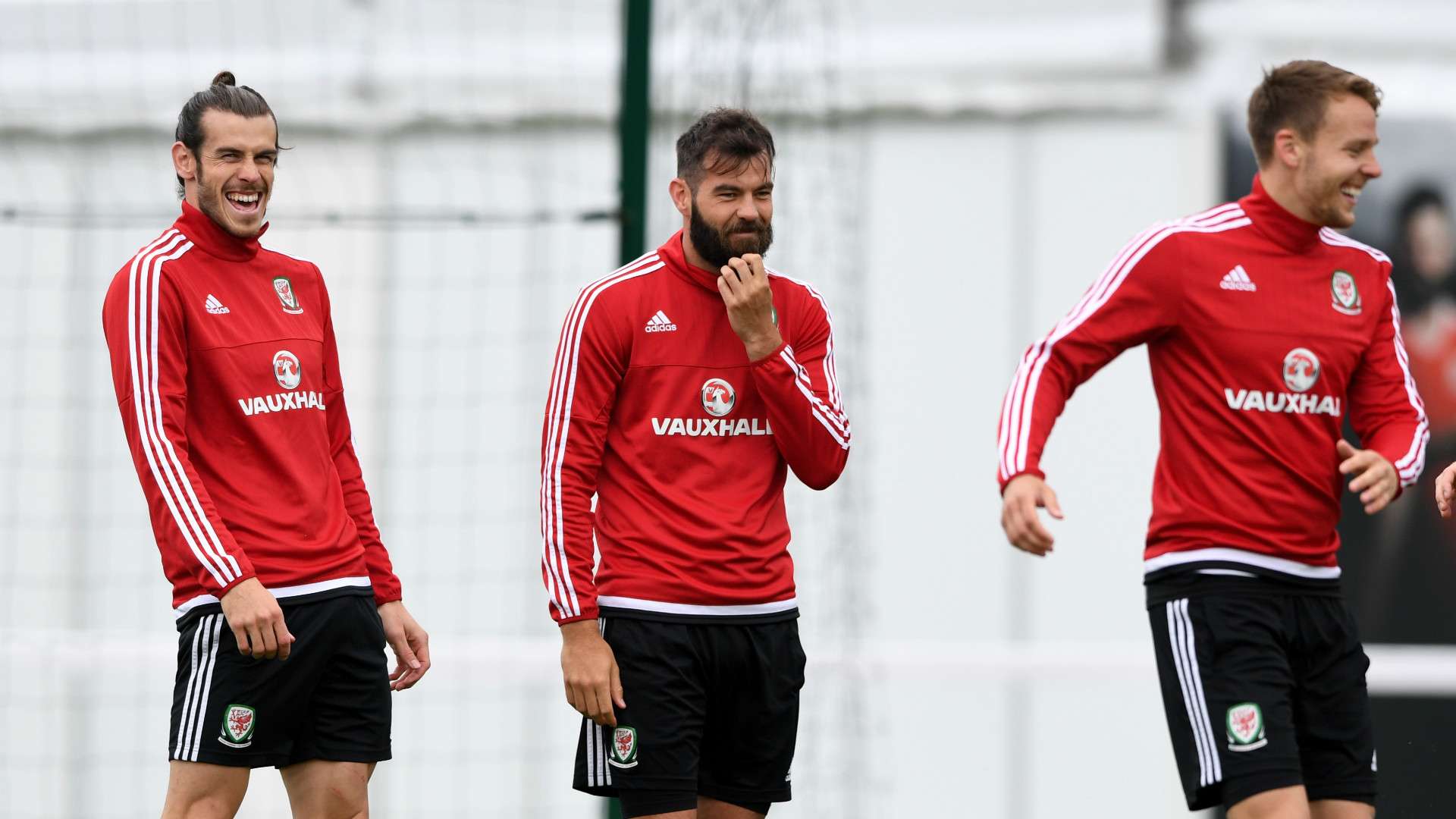 GARETH BALE WALES TRAINING SESION EURO 2016 06132016