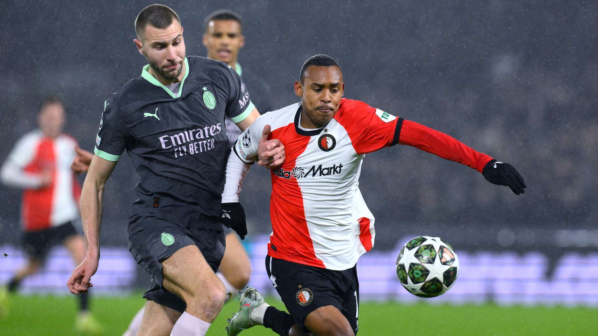 Pavlovic Paixao Feyenoord Milan