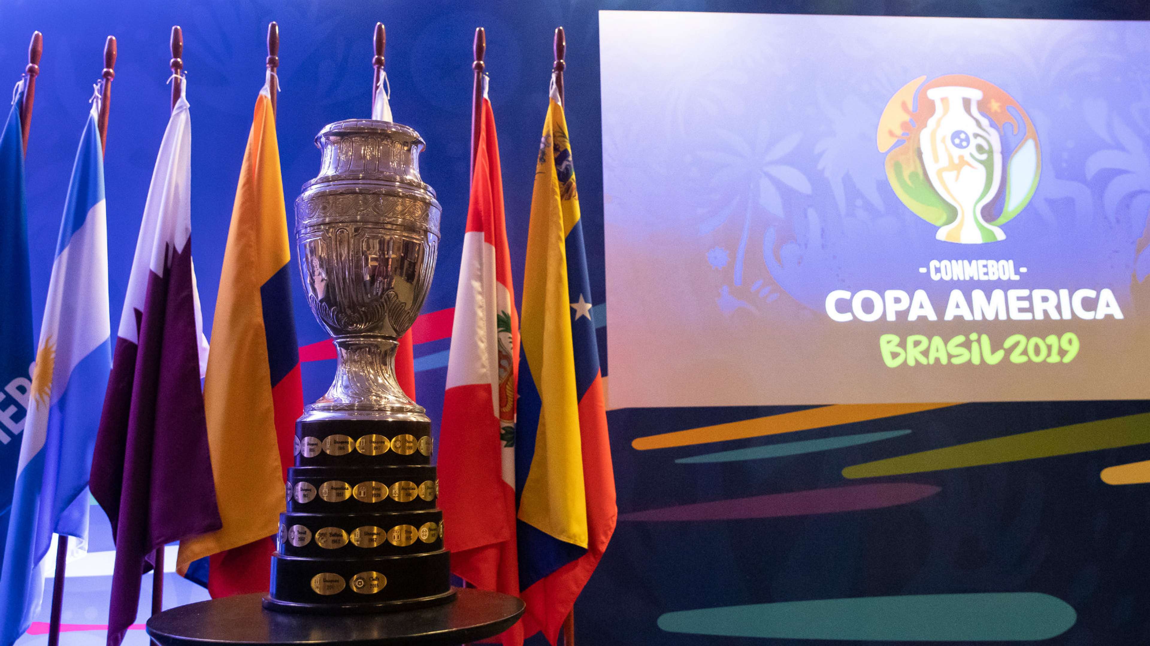 Copa América trofeo 240119