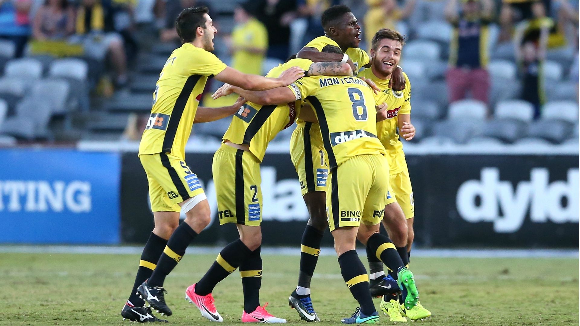 Nick Montgomery Central Coast Mariners v Newcastle Jets A-League 09042017