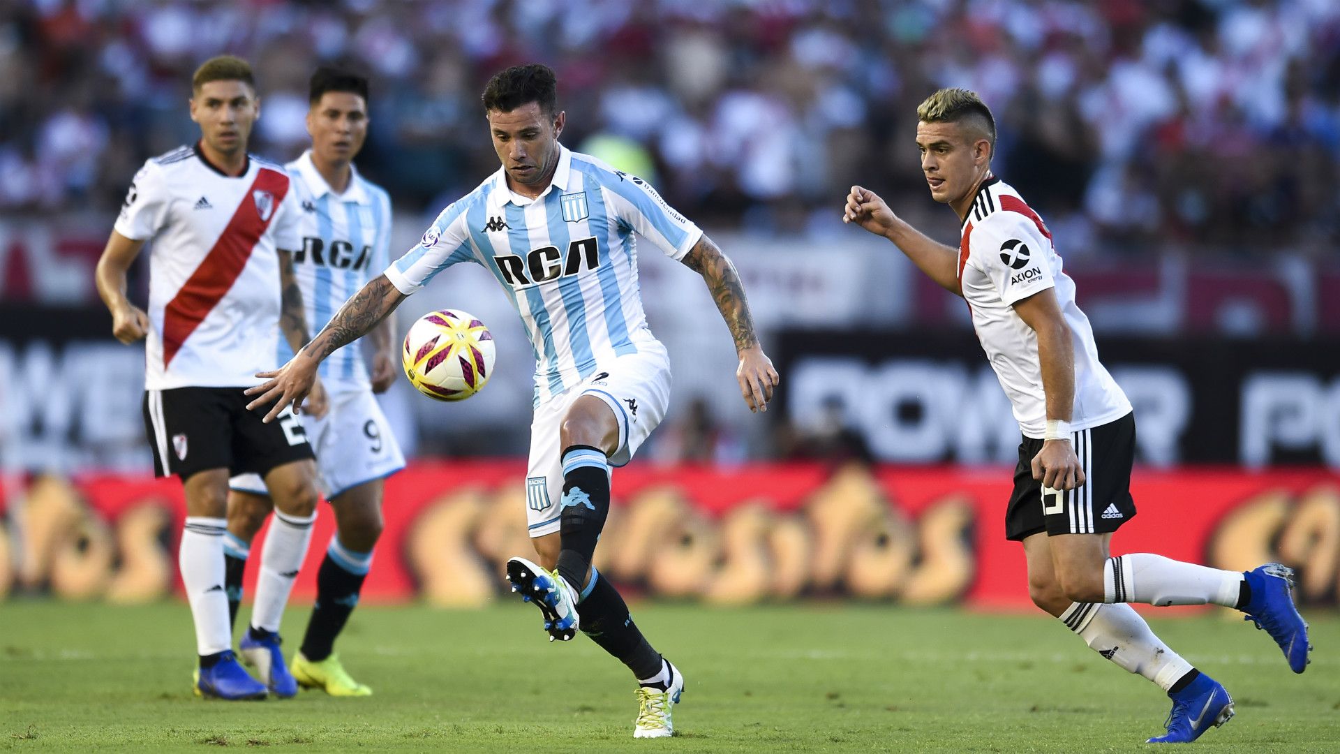 Eugenio Mena Rafael Borre River Racing Superliga 10022019