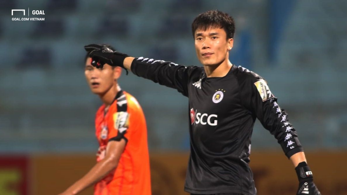 Thủ môn Bùi Tiến Dũng. Bùi Tiến Dũng rời hà Nội. Bùi Tiến Dũng hết hợp đồng. Bùi Tiến Dũng ở lại Hà Nội. Hà Nội FC. Tin tức bóng đá Việt Nam. Tin tức V.league. Goal Việt Nam. U22 Việt Nam. Lịch thi đấu SEA Games 30. Danh sách triệu tập U22 Việt Nam