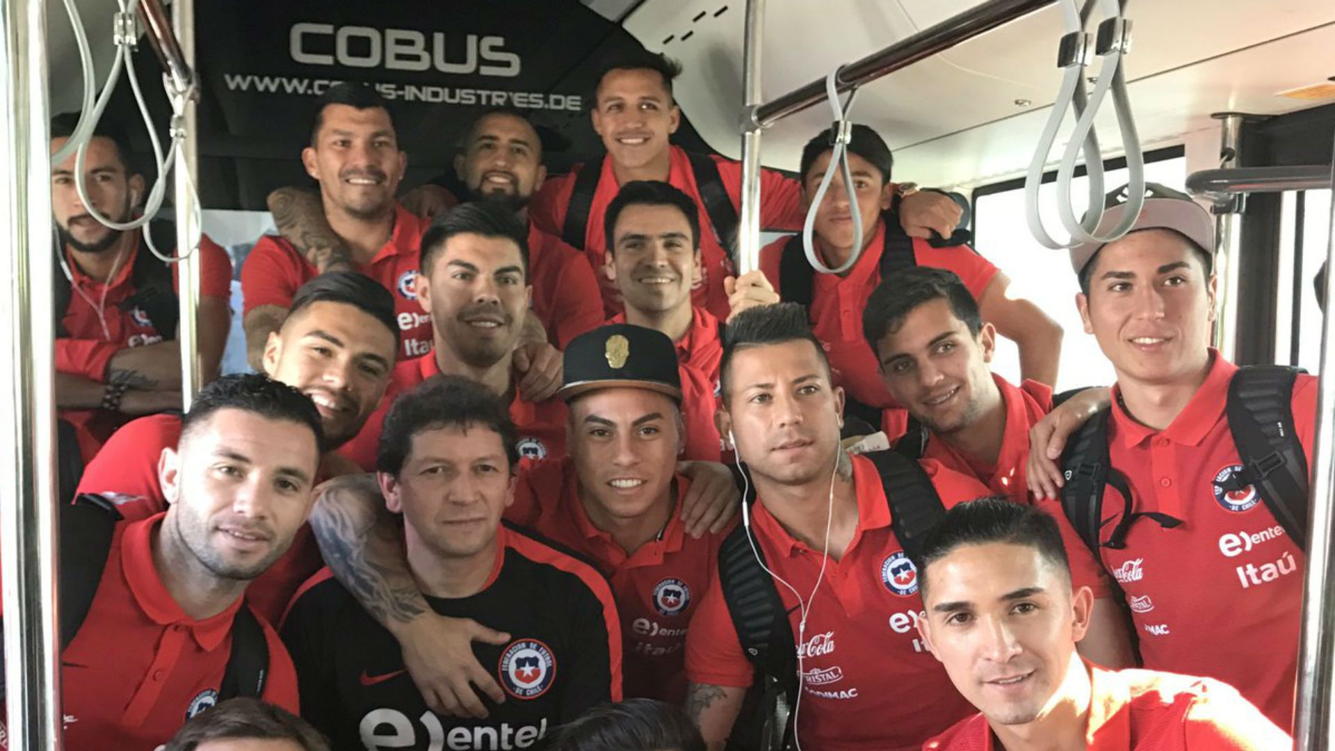 Plantel de Chile en Rumania. 14062017
