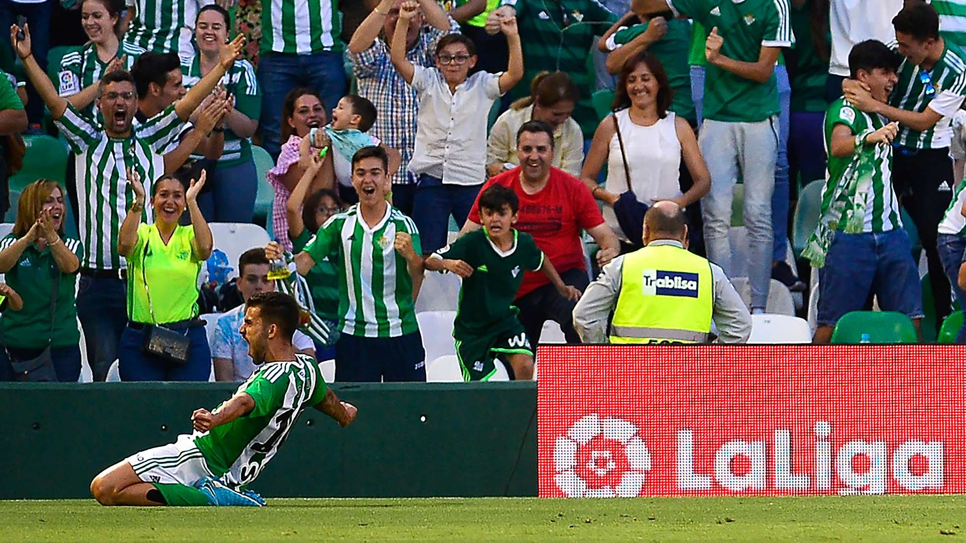 Dani Ceballos Betis