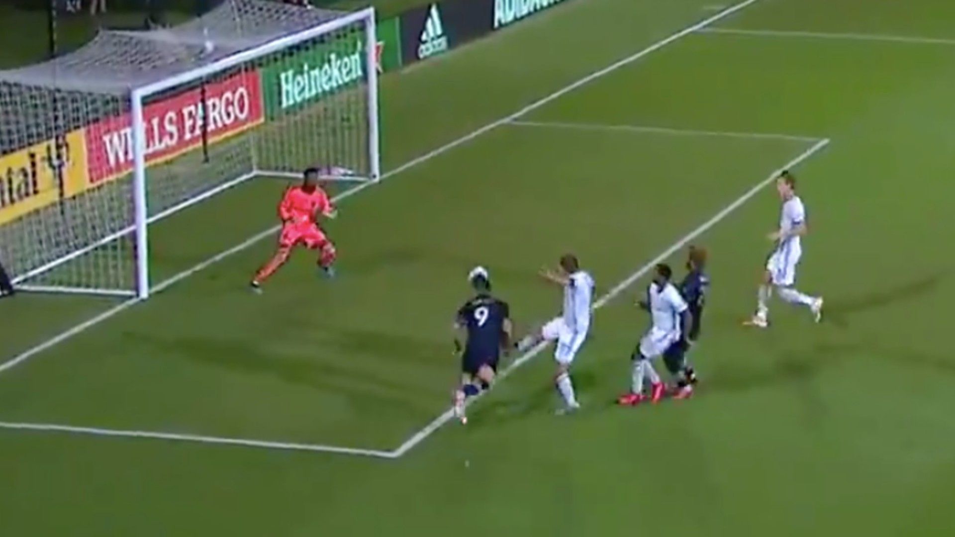 Gol Alan Pulido Sporting Kansas City Philadelphia