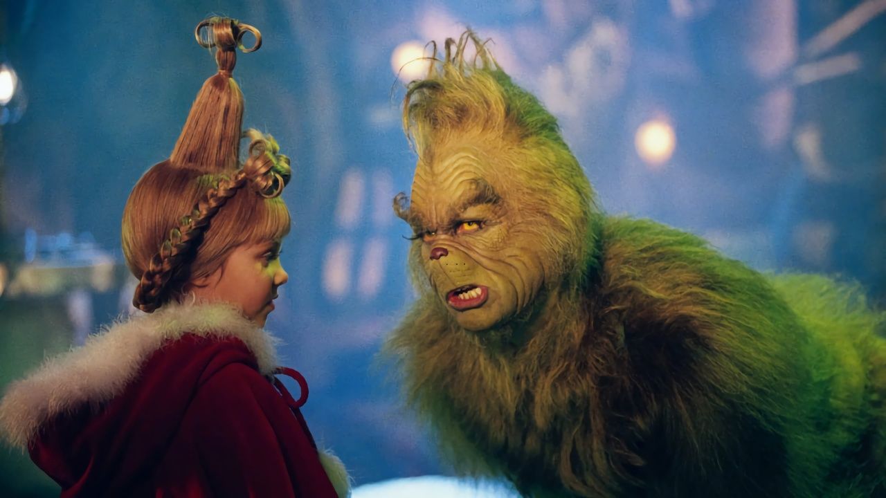 The Grinch with Cindy Lou Who, in How the Grinch Stole Christmas (2000).
