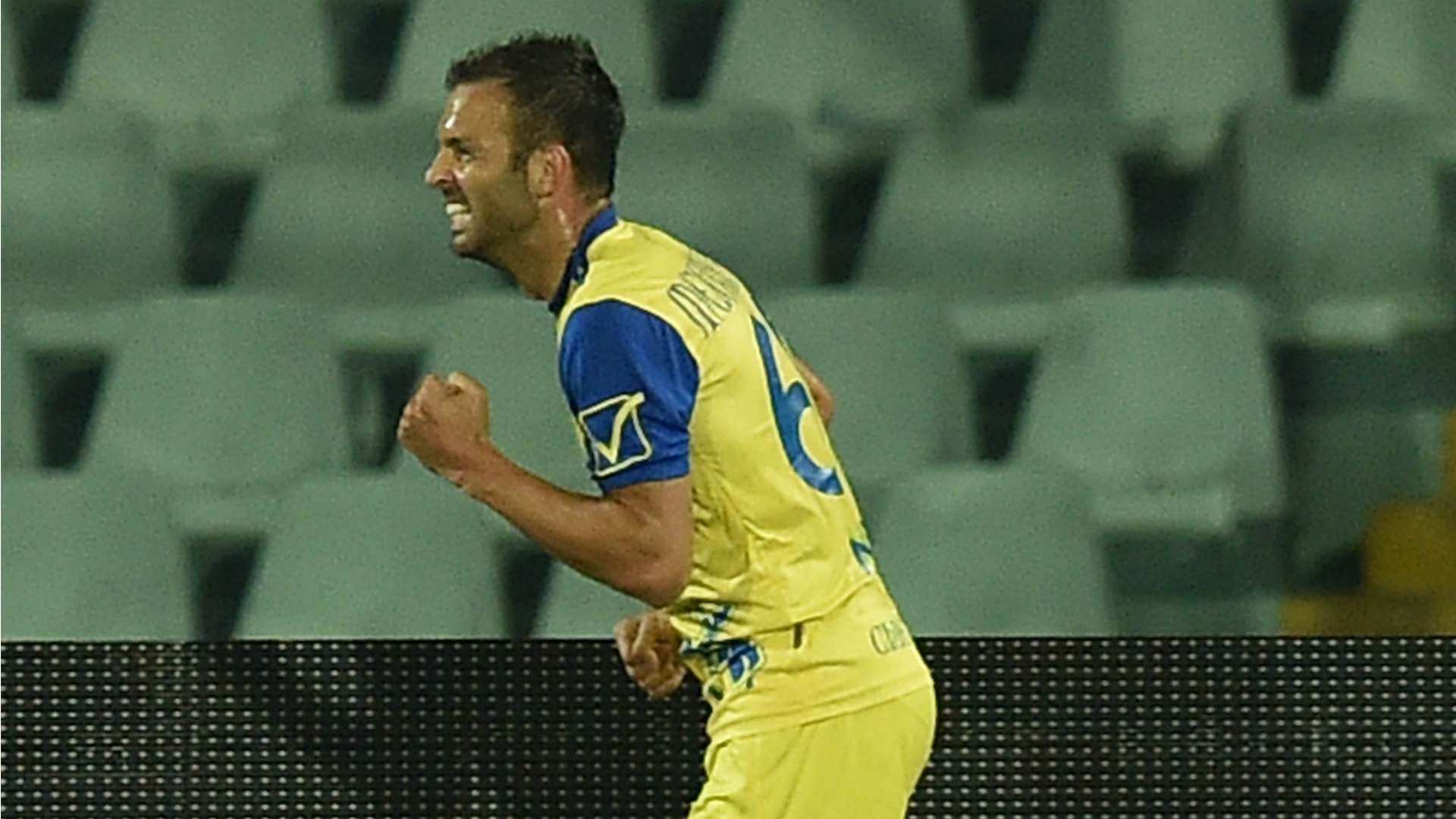 Riccardo Meggiorini celebrating Pescara Chievo Serie A 01102016