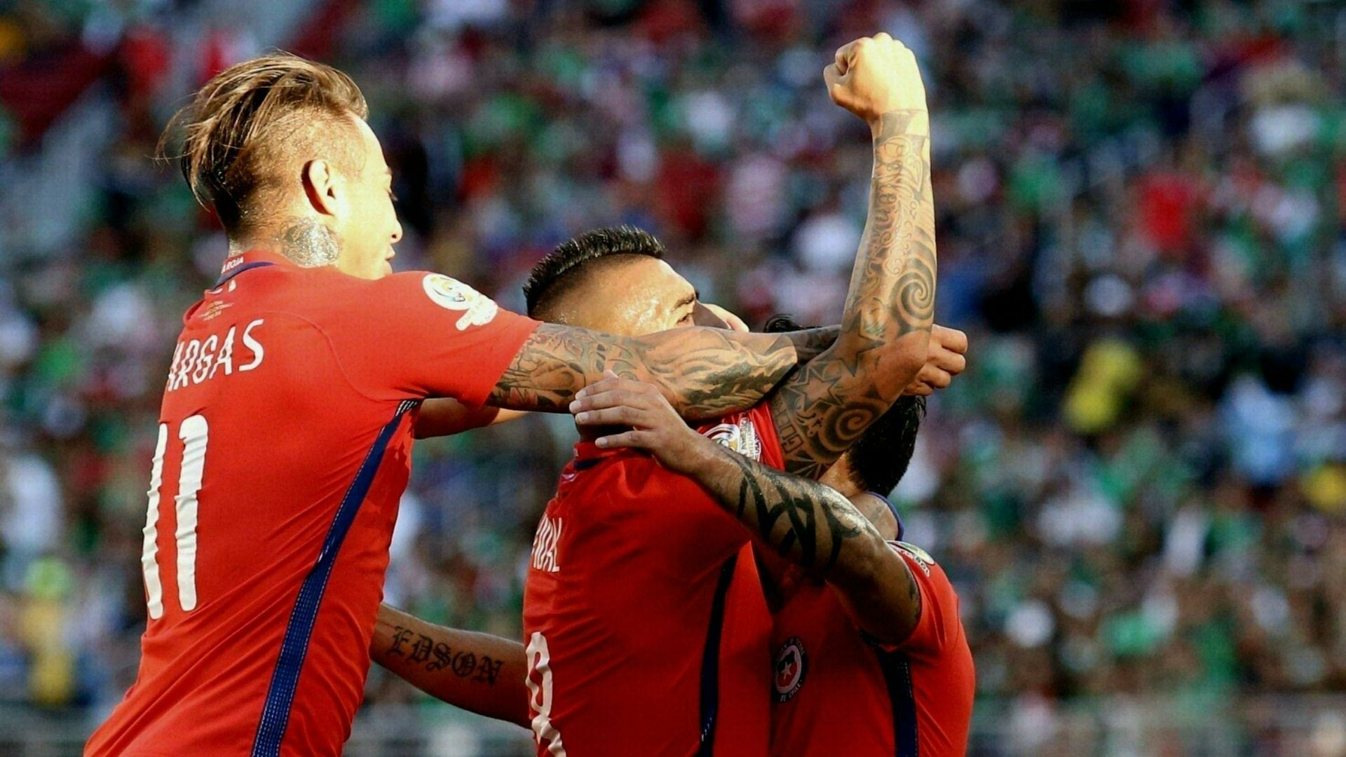 Eduardo Vargas, Edson Puch
