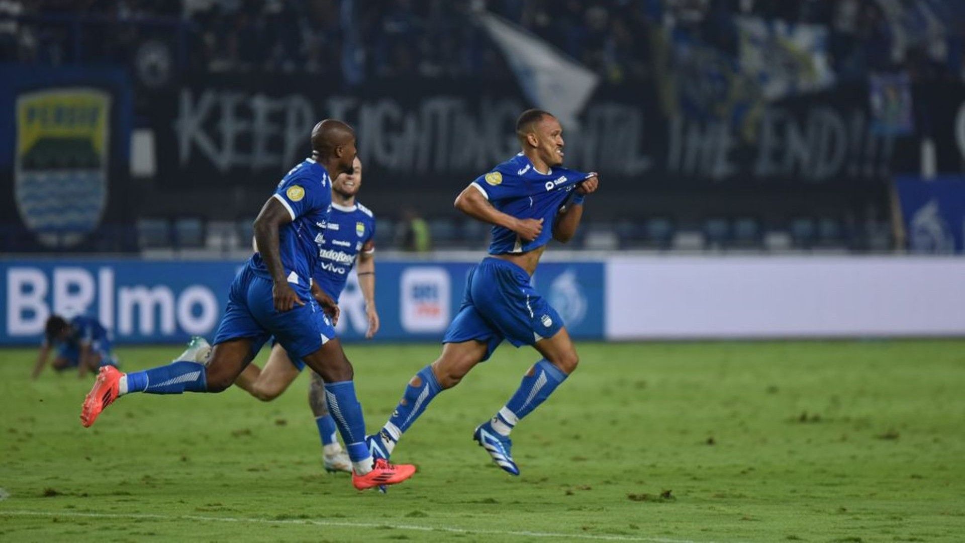 Persib Bandung Perpanjang Kemarau Bali United, Empat Tim Berbagi Poin