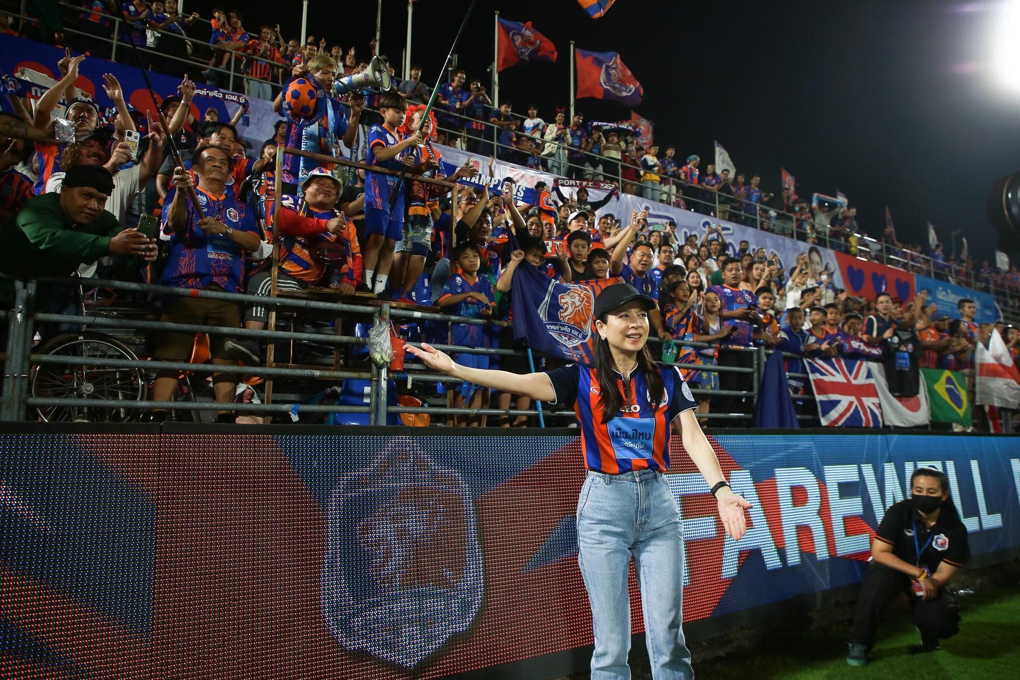 นวลพรรณ ล่ำซำ