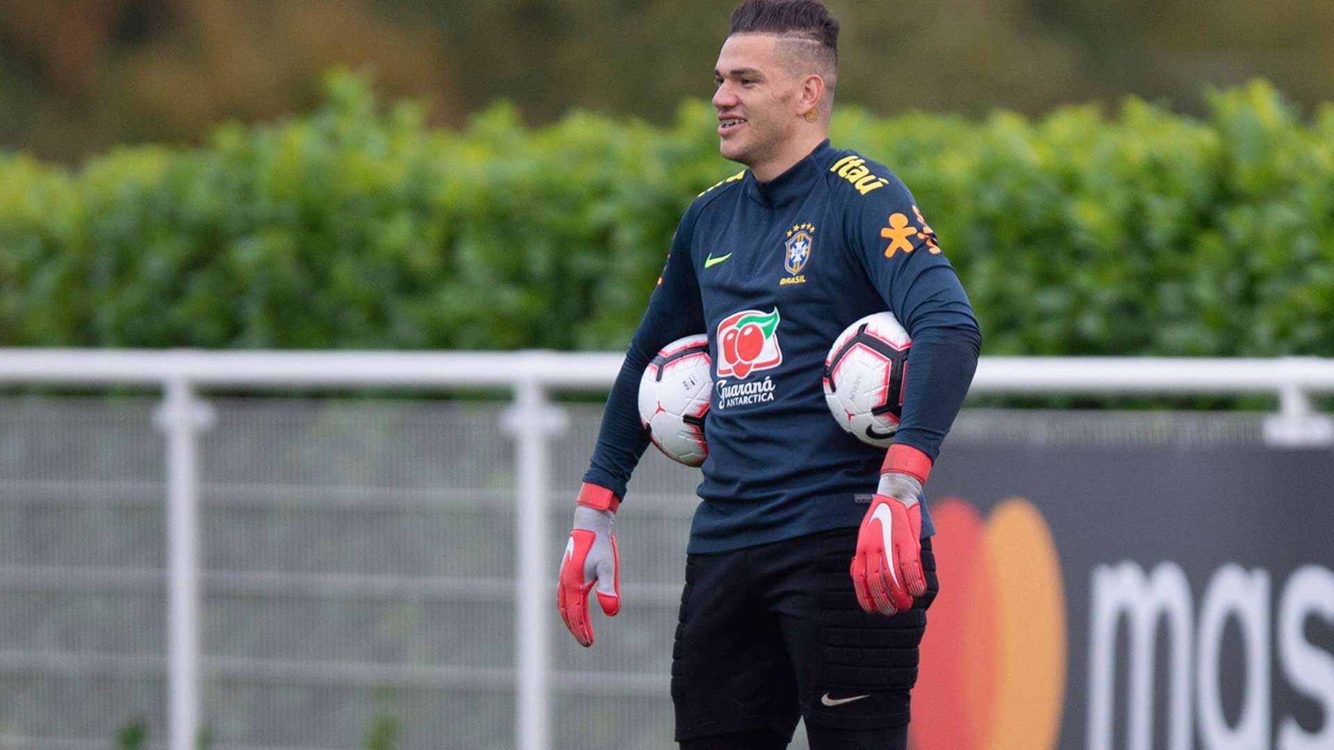Ederson Brasil amistoso 09 10 18