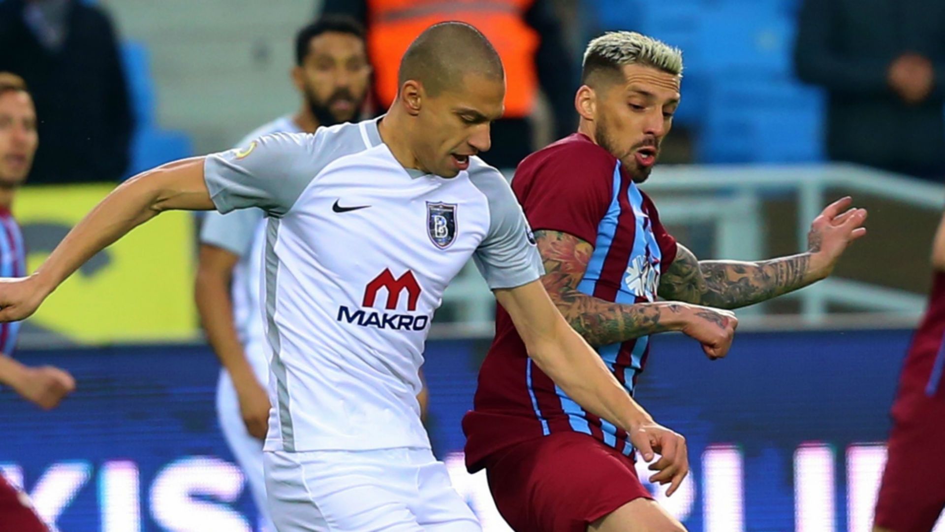 Gokhan Inler Trabzonspor Basaksehir 02182018