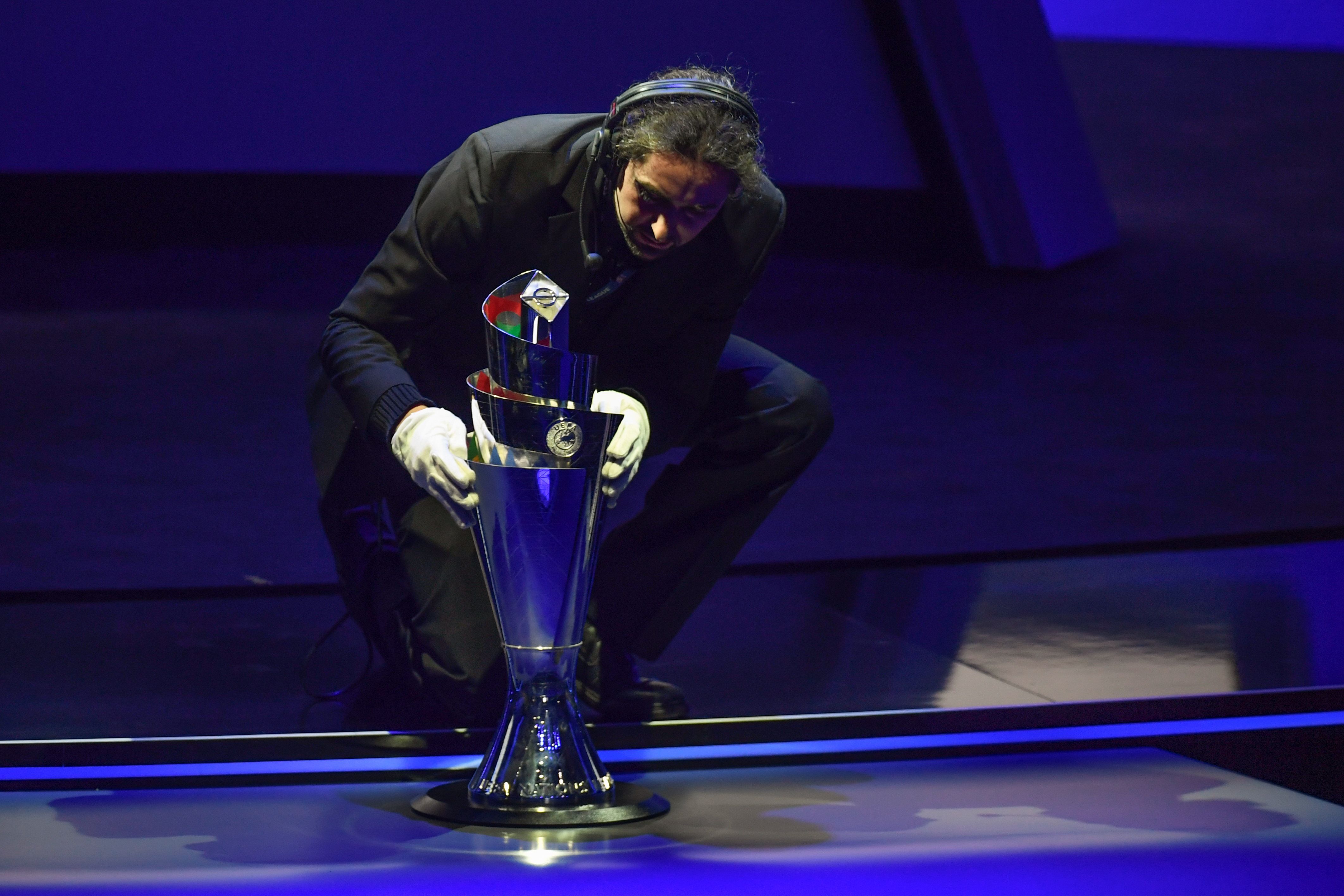 UEFA Nations League Pokal Cup Trophy