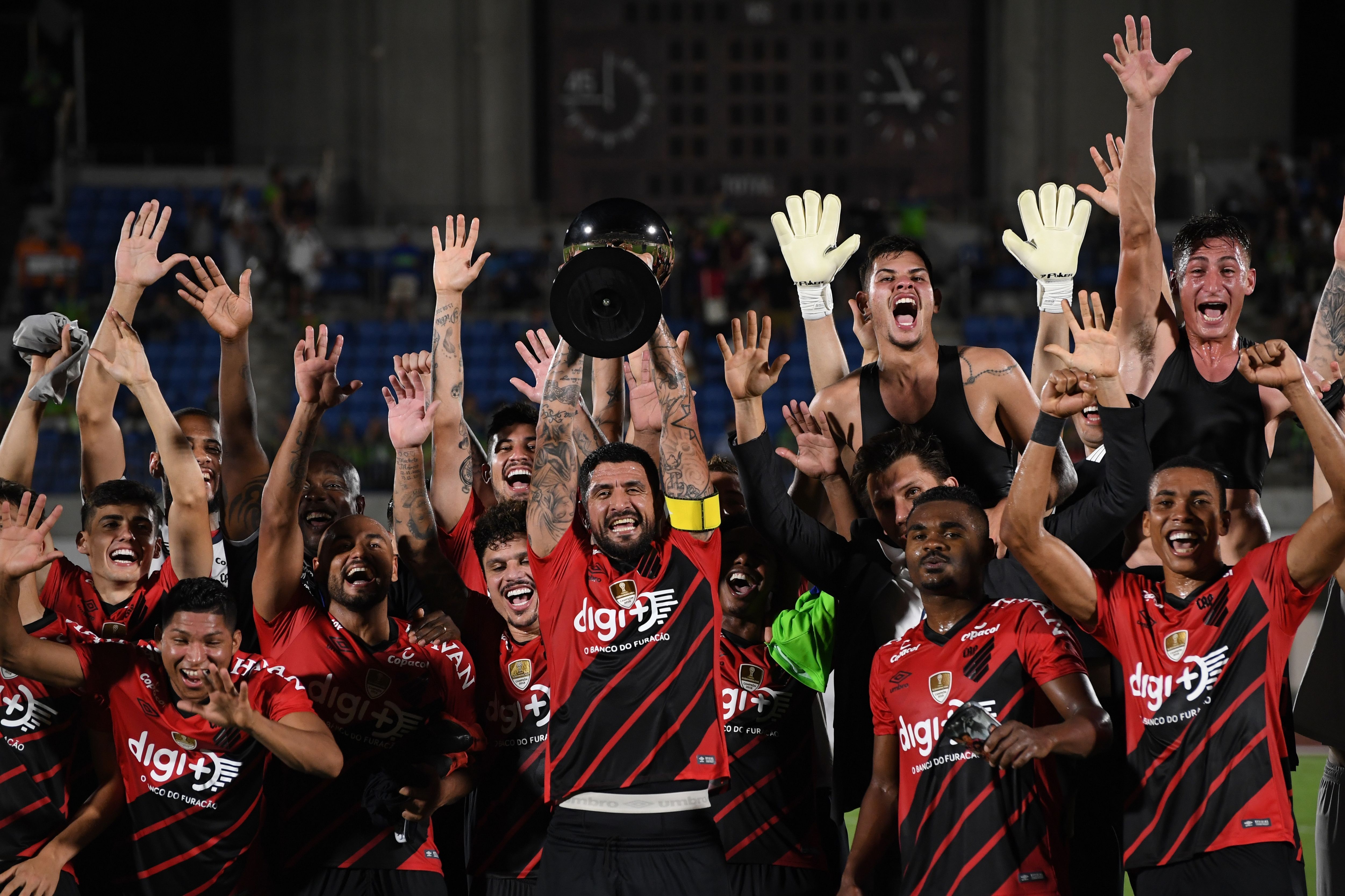 Athletico comemora título da antiga Copa Suruga