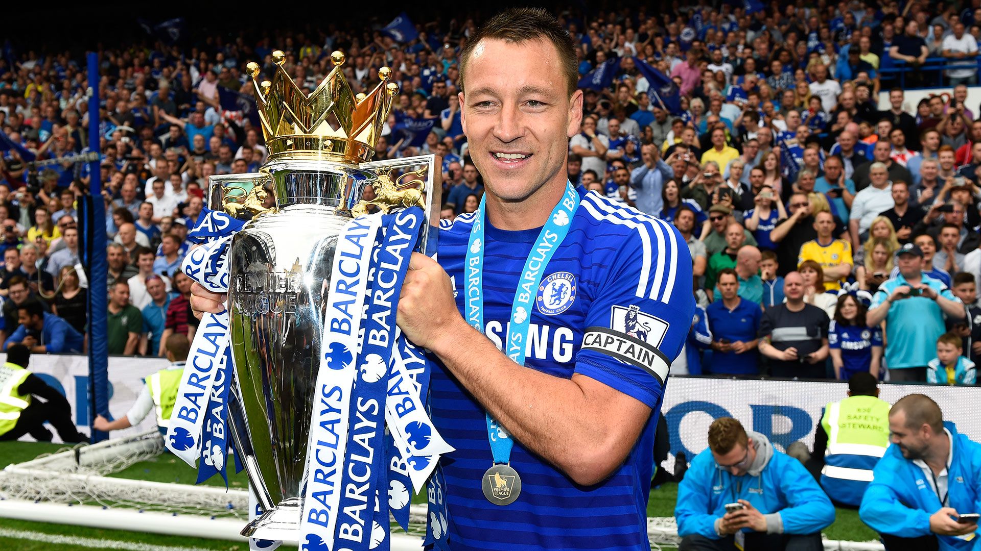 John Terry Chelsea Premier League trophy