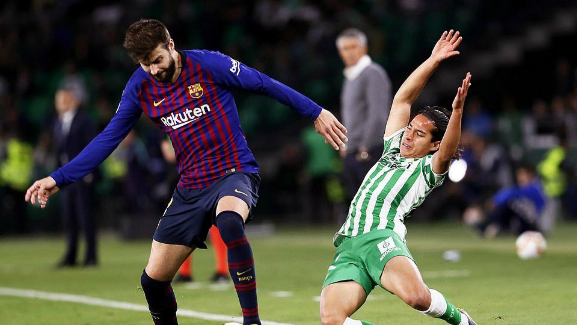 Gerard Piqué Diego Lainez FC Barcelona Real Betis