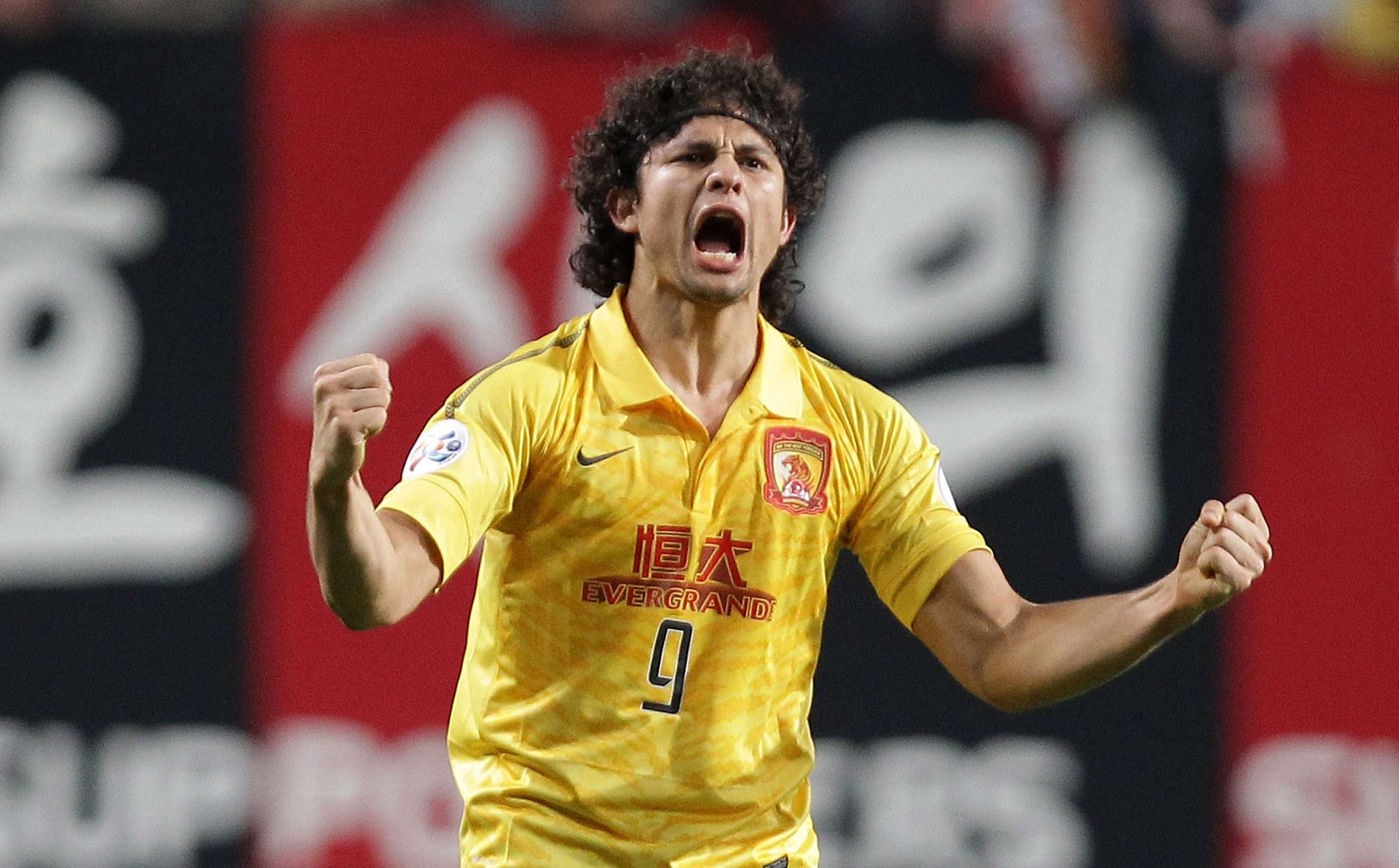Guangzhou Evergrande midfielder Elkeson