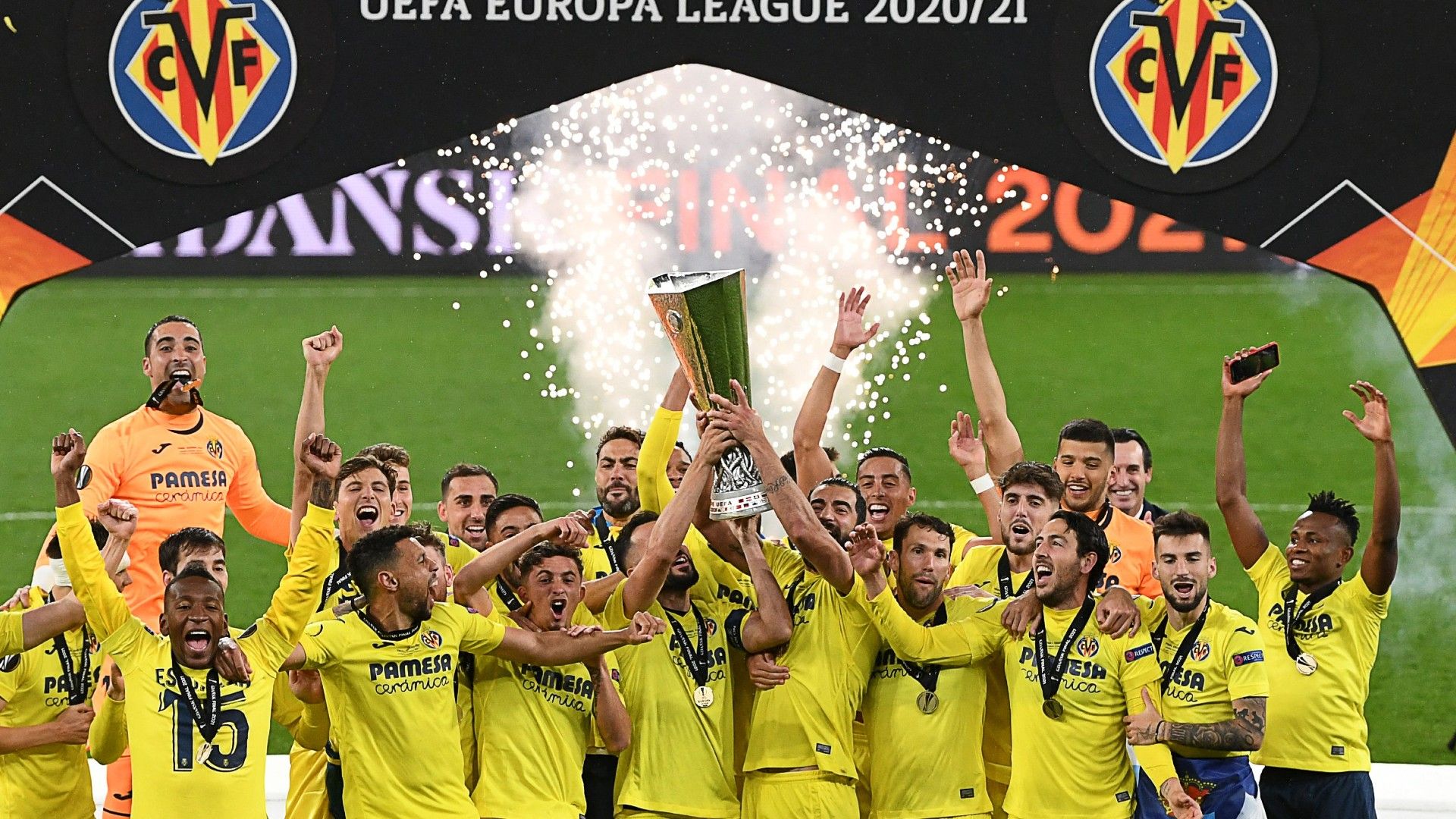 Samuel Chukwueze celebrates with Villarreal teammates