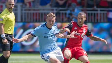 Alexander Ring Sebastian Giovinco MLS 07302017