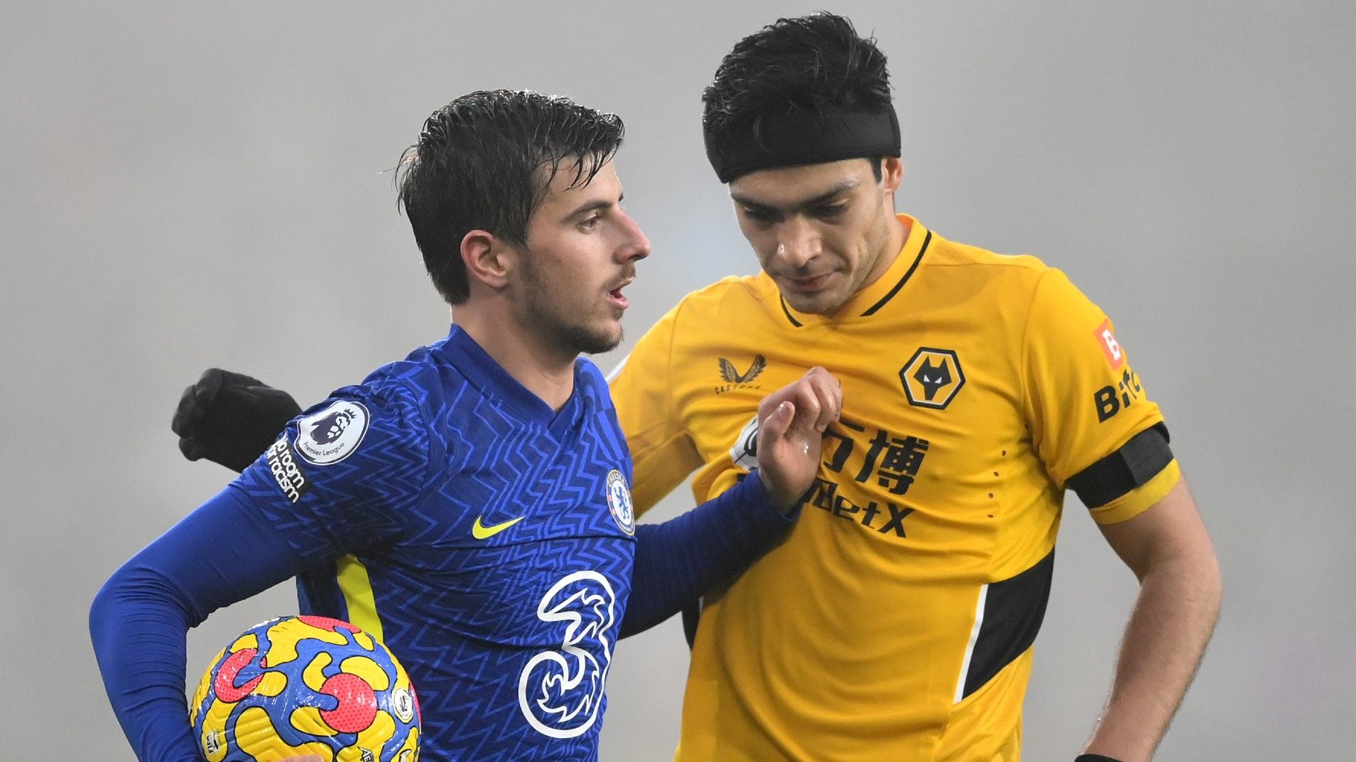 Mason Mount Raul Jimenez Wolves vs Chelsea Premier League 2021-22